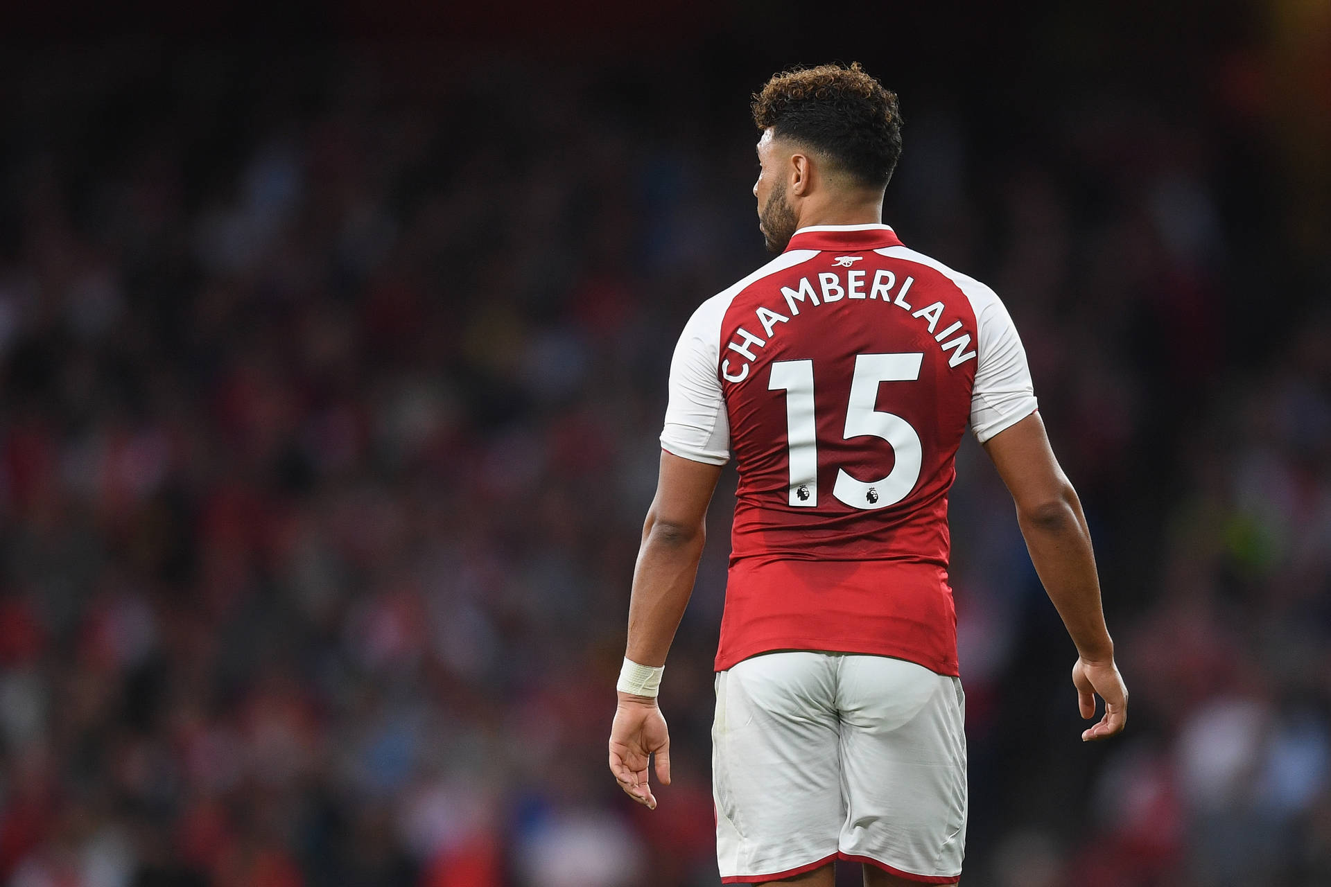 Alex Oxlade-chamberlain Back View Background