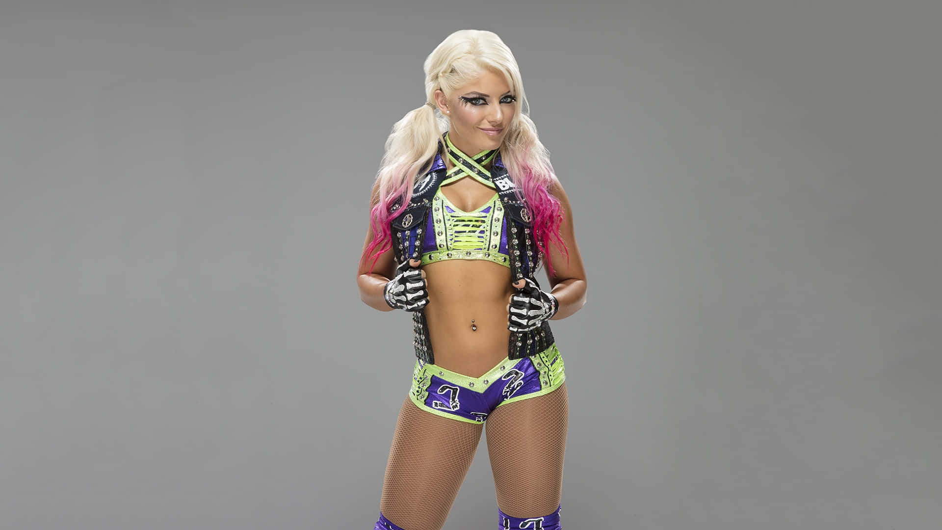 Alexa Bliss With Pink Highlights