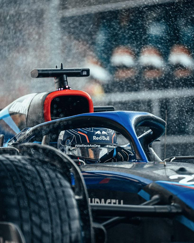 Alexander Albon F1 Splash Background