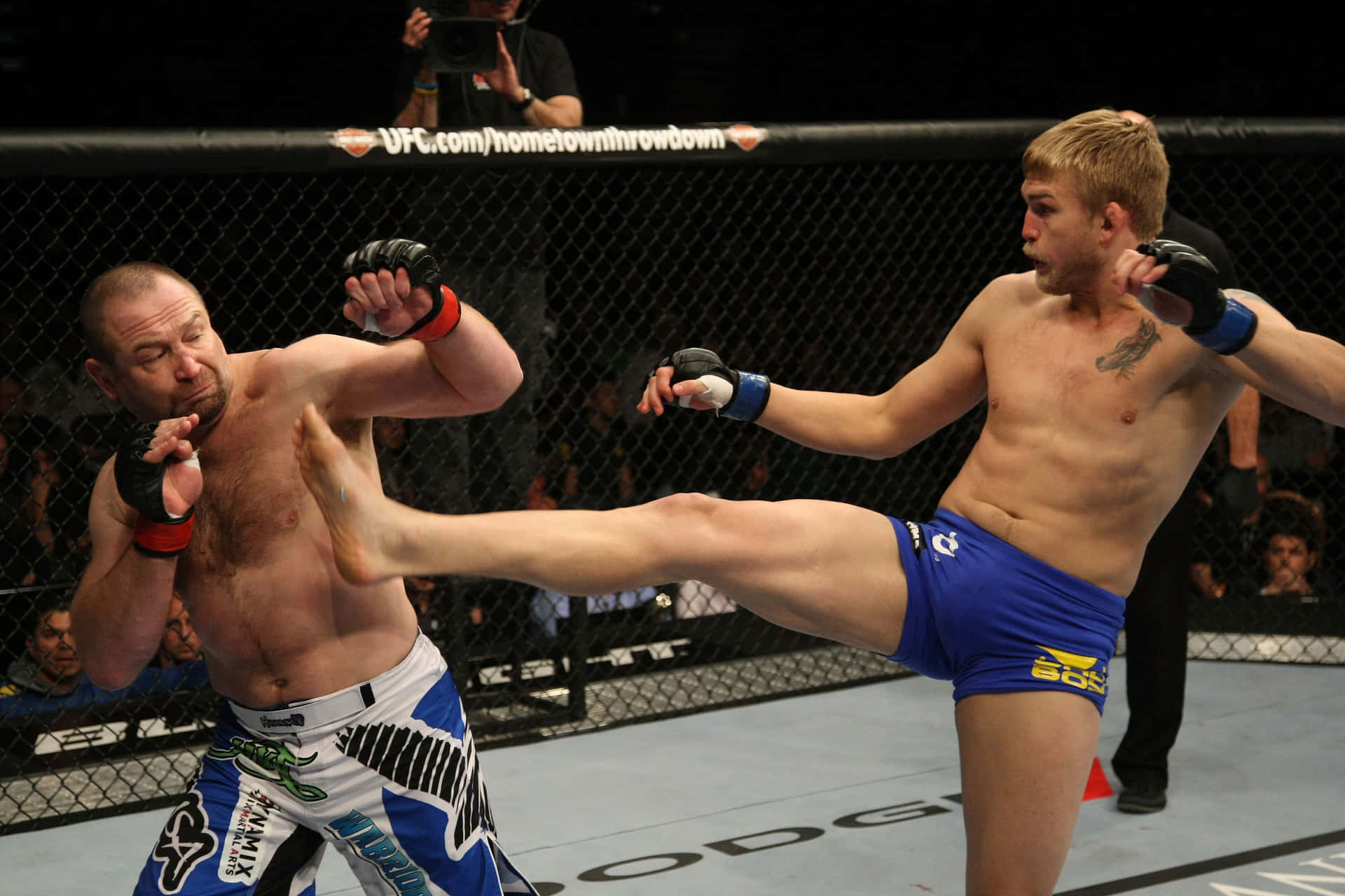 Alexander Gustafsson Fighting Vladimir Matyushenko Background