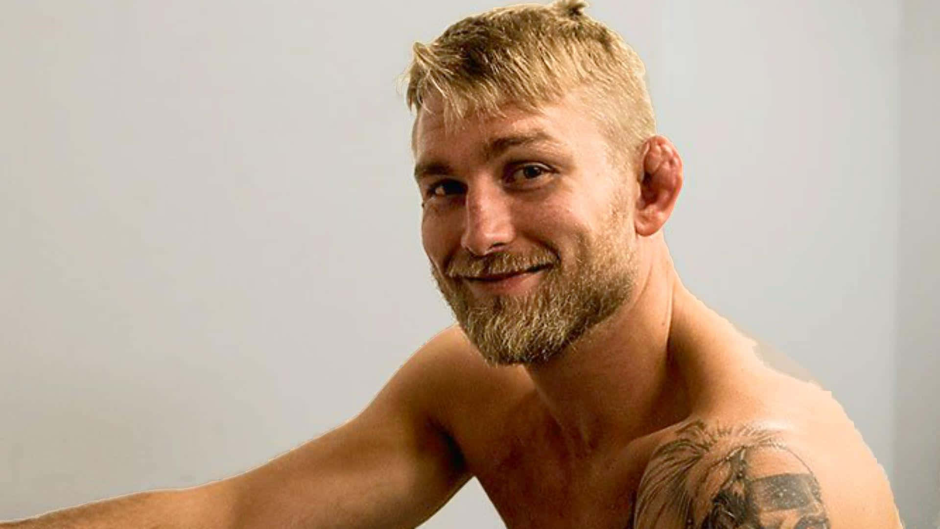 Alexander Gustafsson Smiling Photo Background