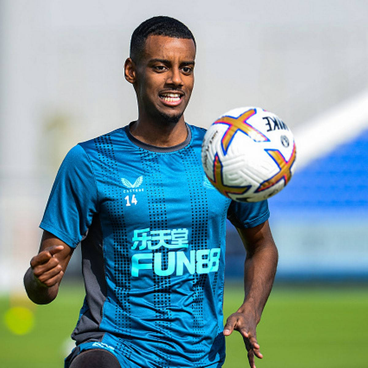 Alexander Isak Looking At The Ball Background