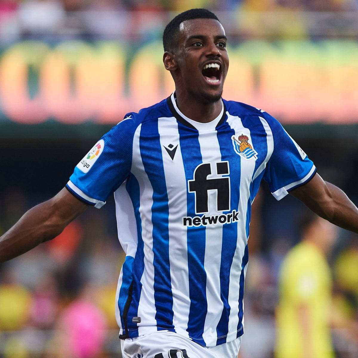 Alexander Isak With Open Arms Background