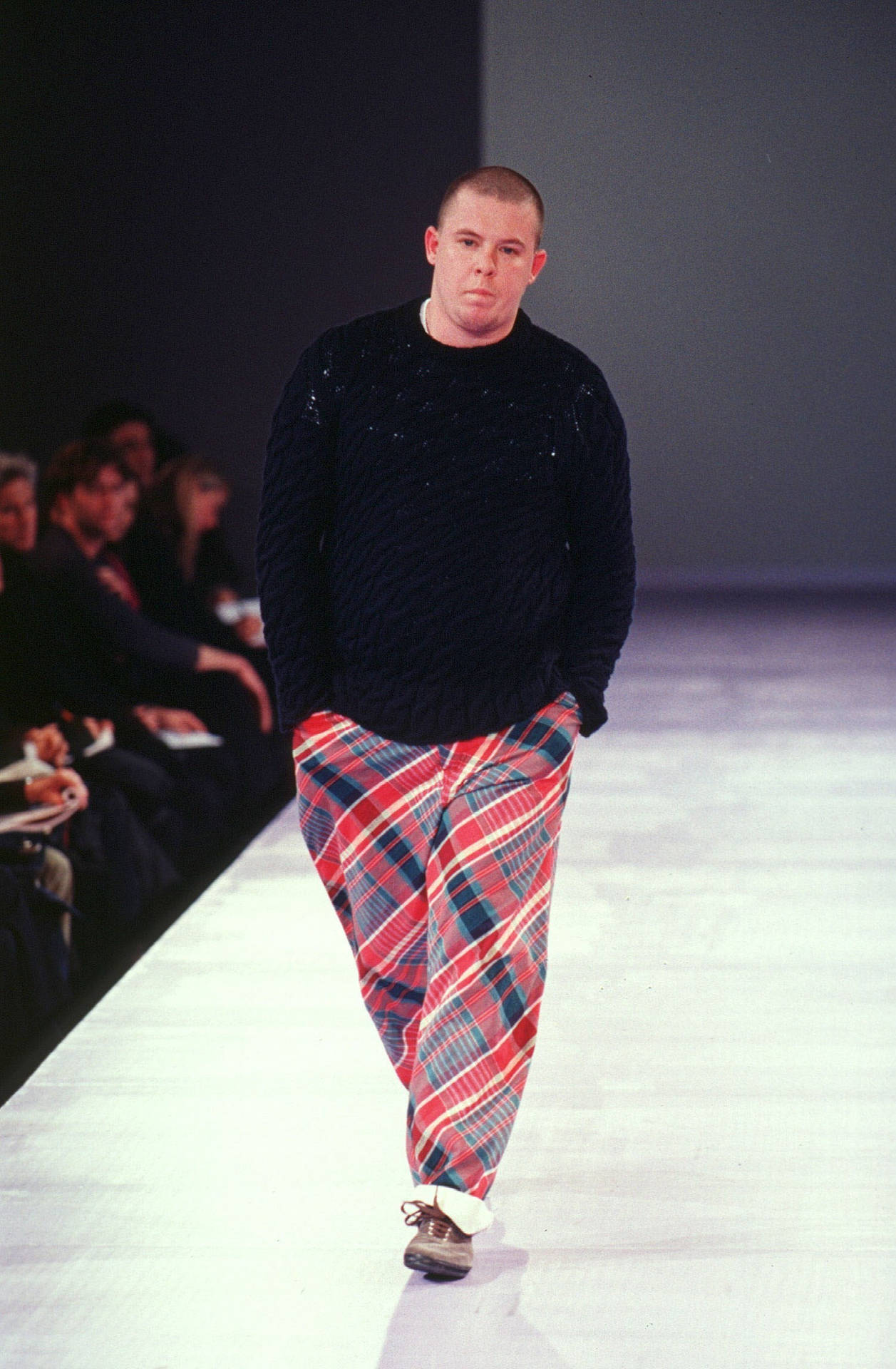 Alexander Mcqueen Wearing Comme Des Garçons Background