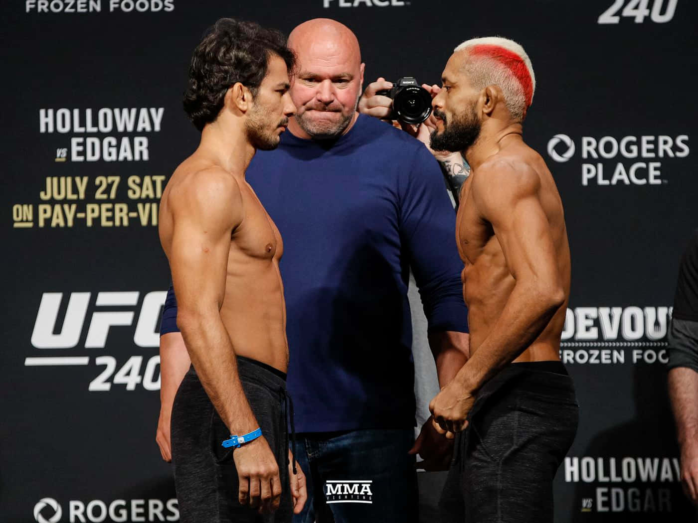 Alexandre Pantoja In Intense Face-off With Deiveson Figueiredo Background