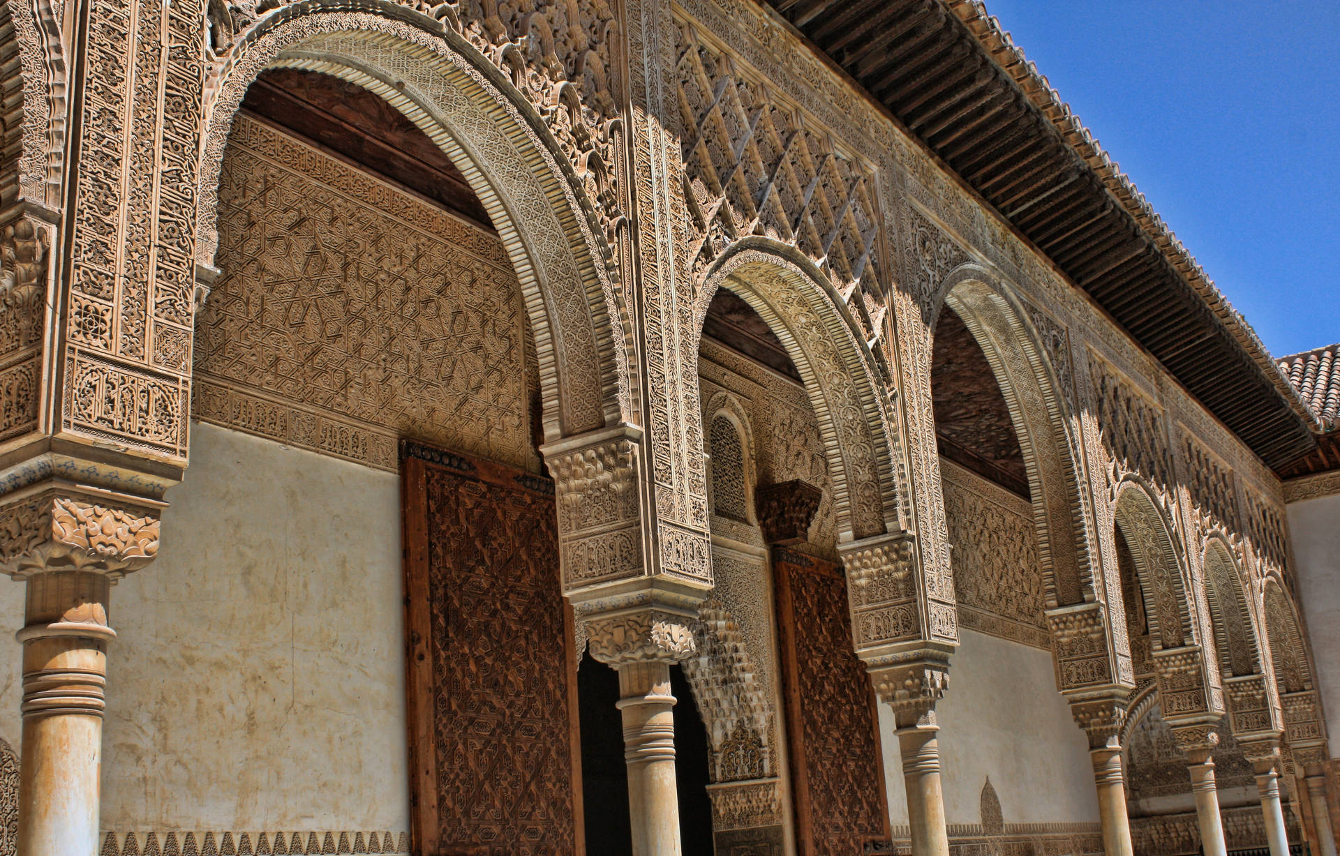 Alhambra Building Arches Background