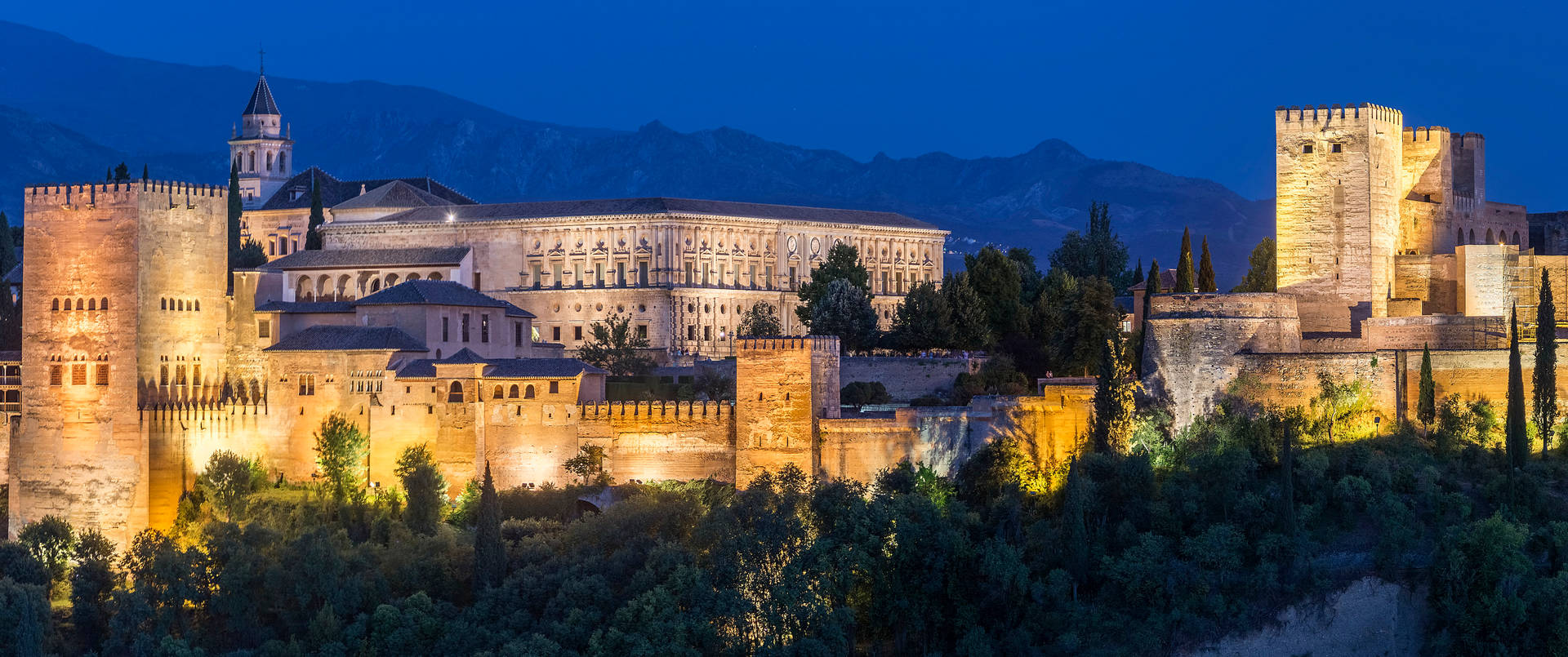 Alhambra Illuminated At Night Background