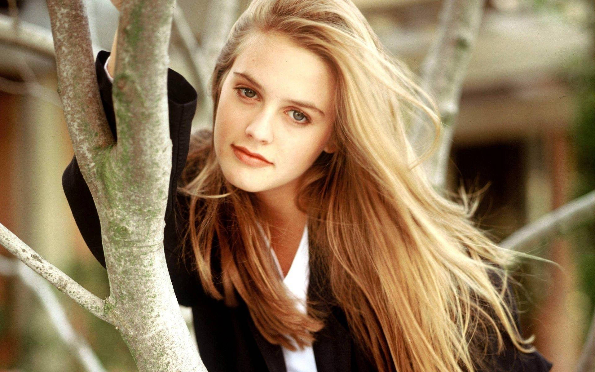 Alicia Silverstone Angelic Face