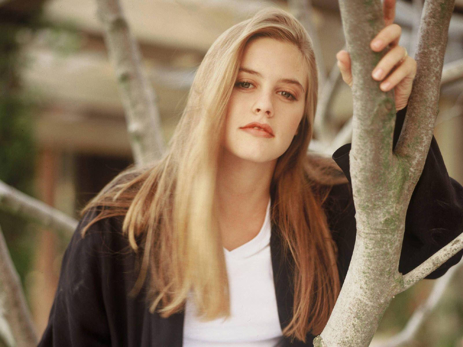 Alicia Silverstone Boyish Pose