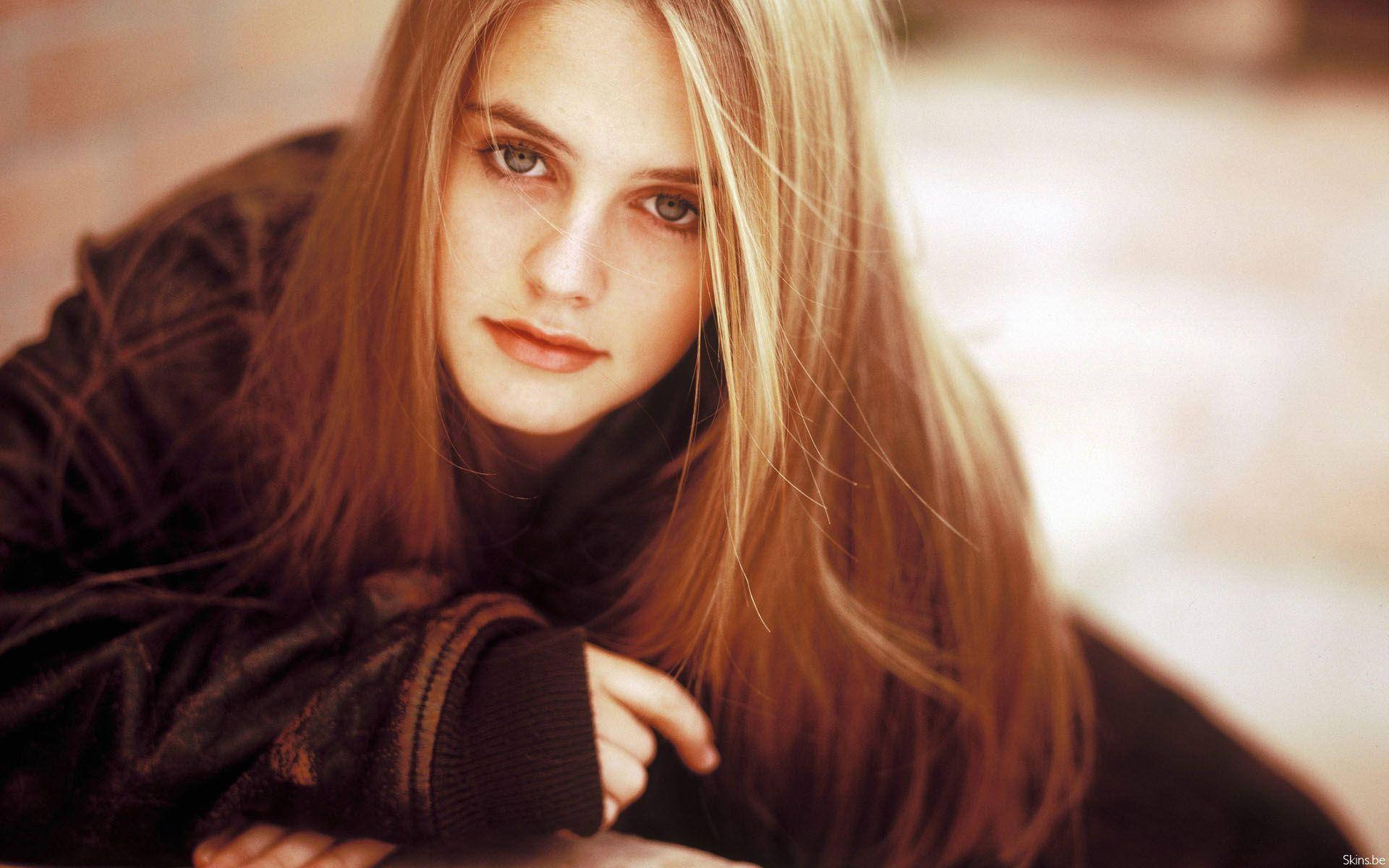 Alicia Silverstone Donning A Jacket