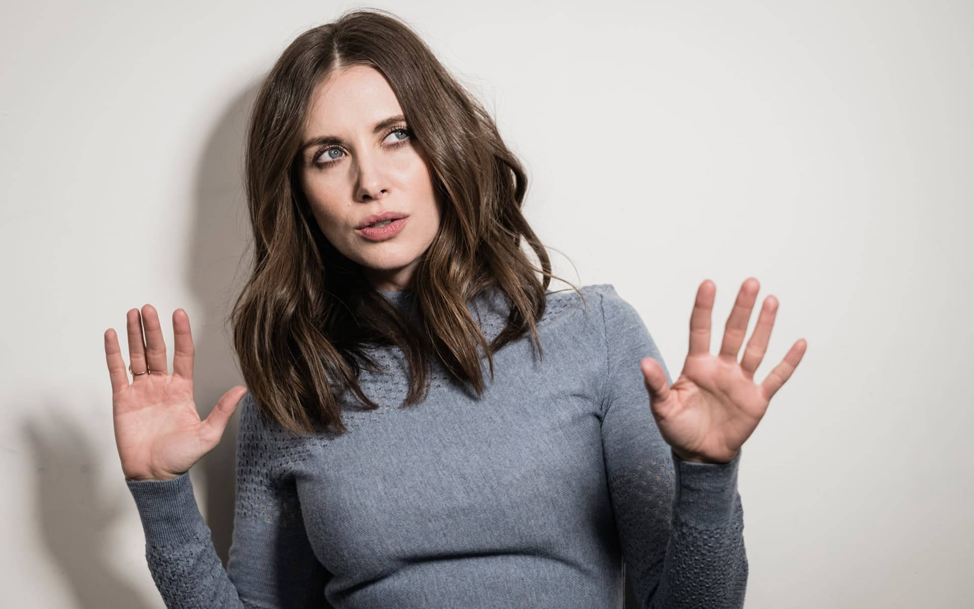 Alison Brie Hilarious Facial Expression Background
