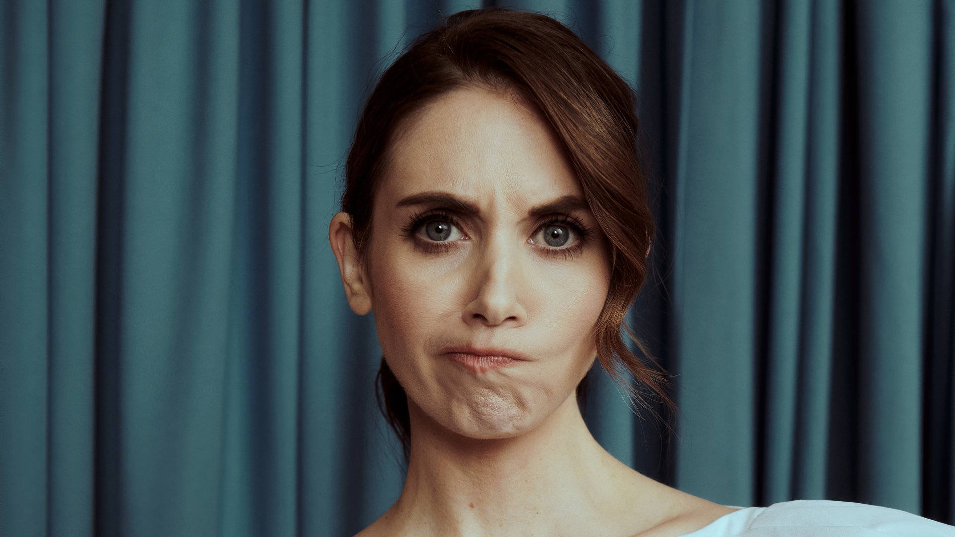 Alison Brie Wacky Facial Expression Background