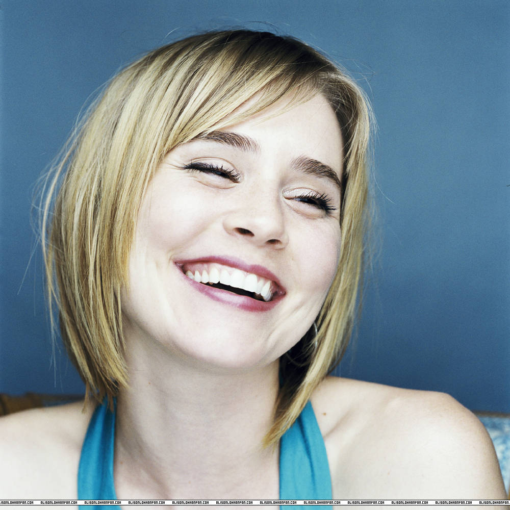 Alison Lohman Smiling Blue