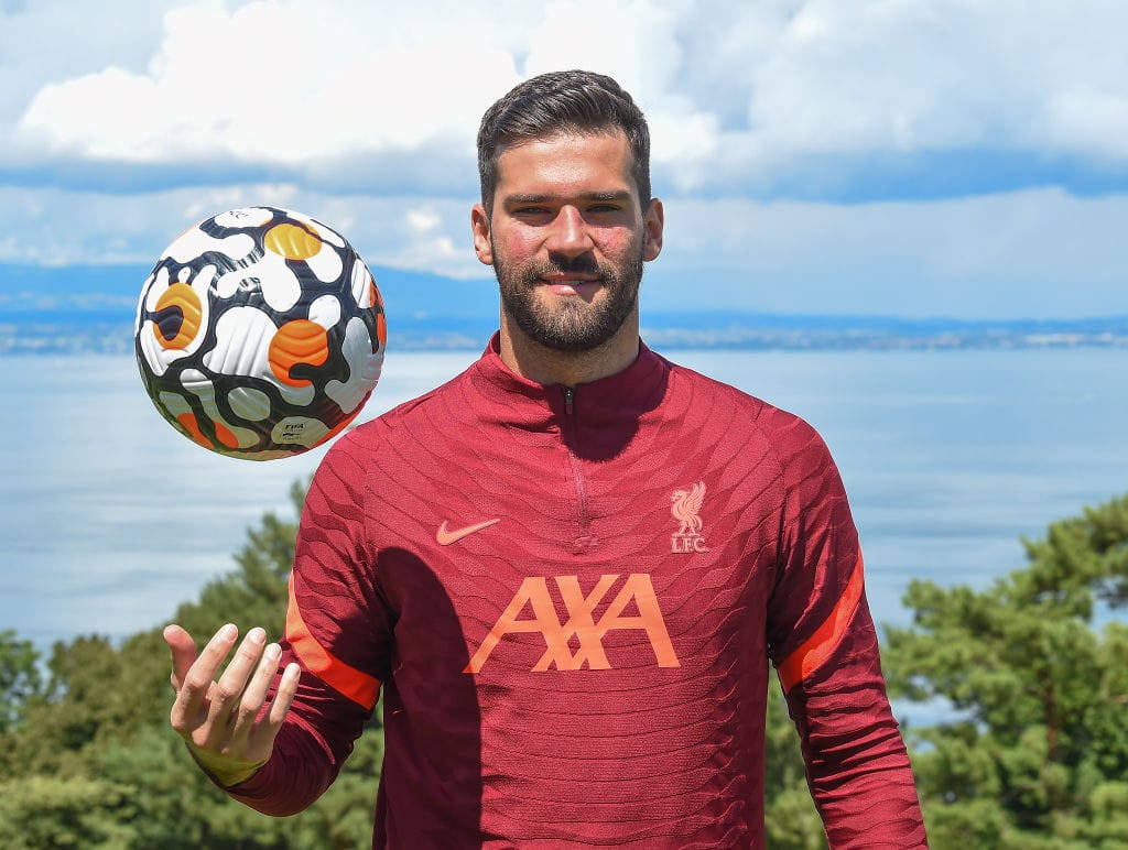 Alisson Becker Bouncing Ball Background