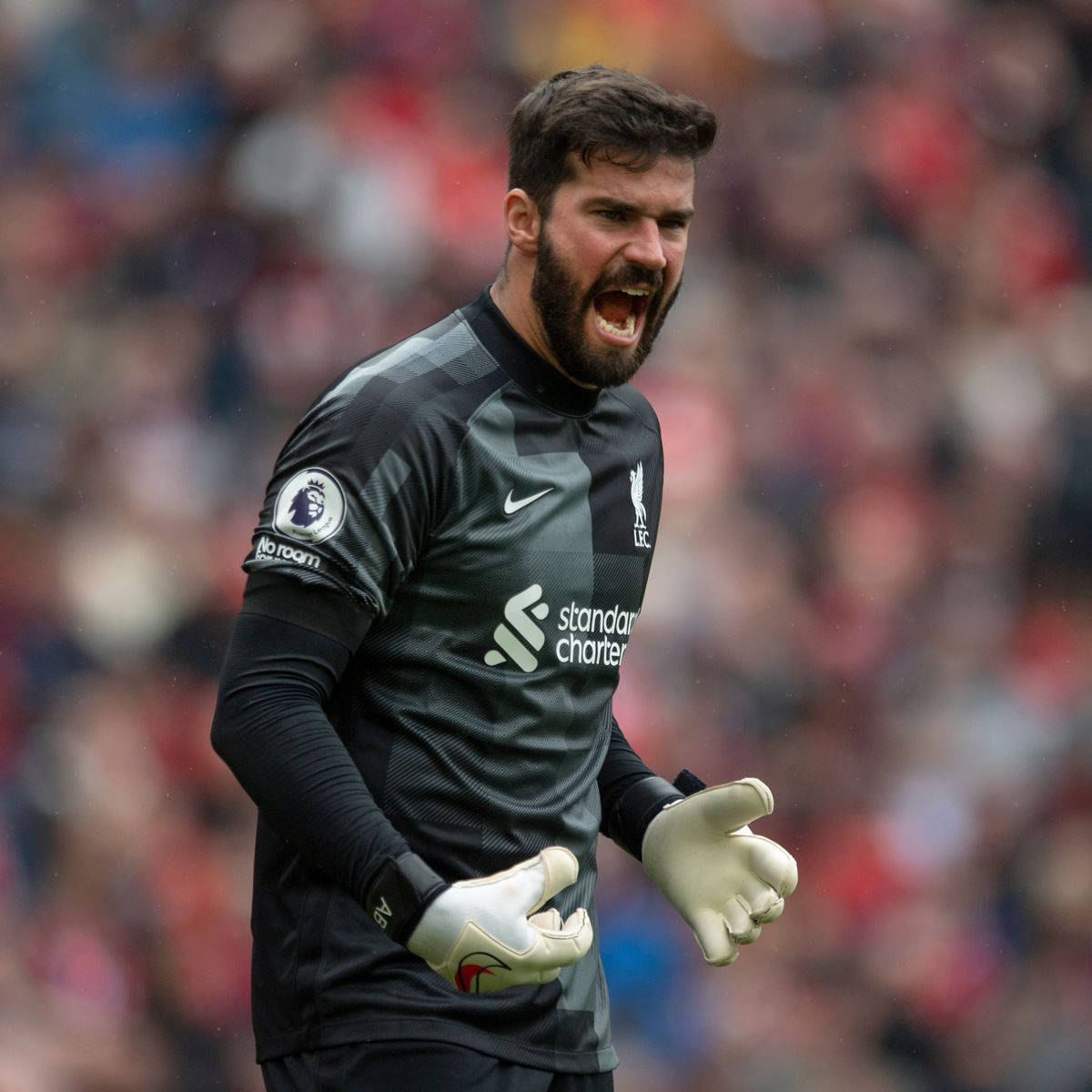 Alisson Becker Screaming