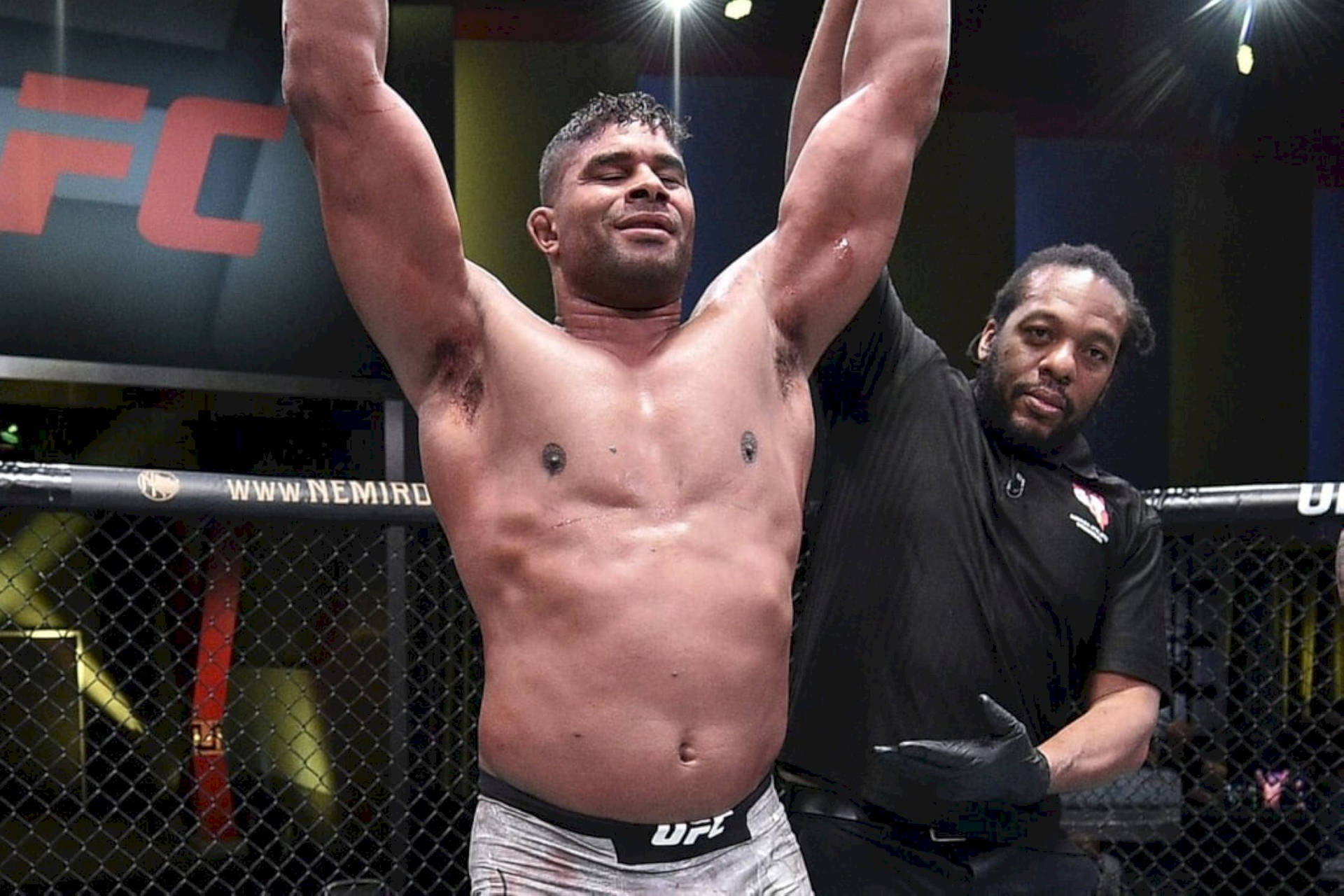 Alistair Overeem Declared As Winner Background