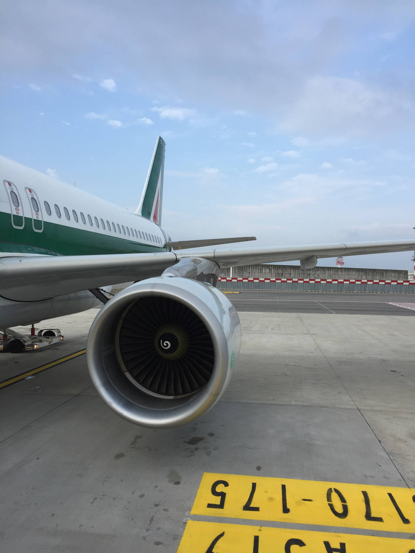 Alitalia Engine Background