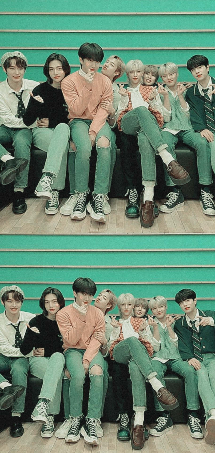 All Smiles In The Stray Kids Ot8! Background