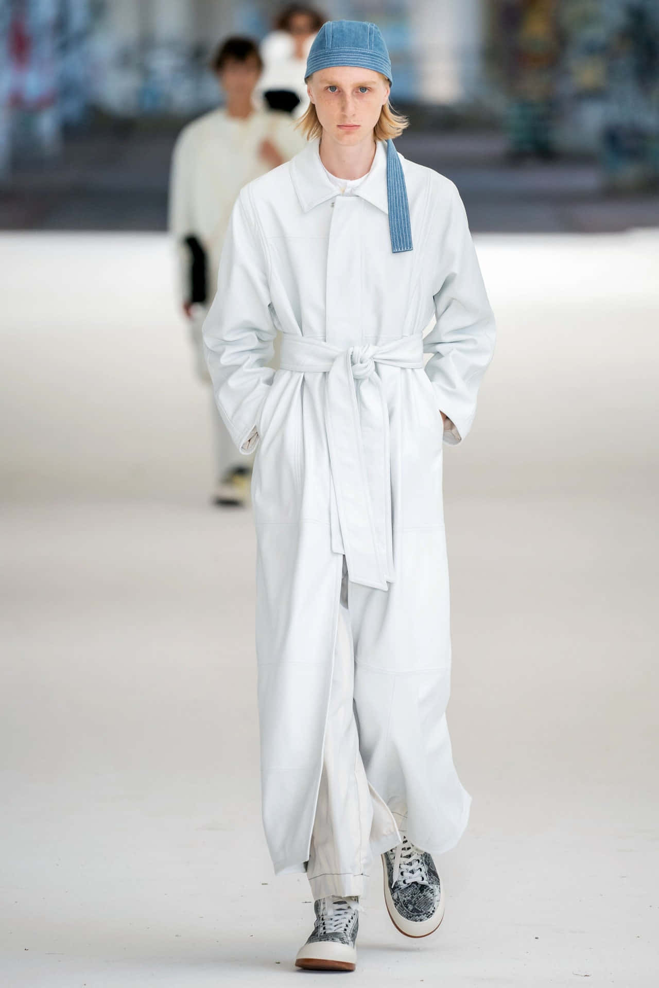 All-white Sunnei Spring 2020 Menswear Fashion Show Background