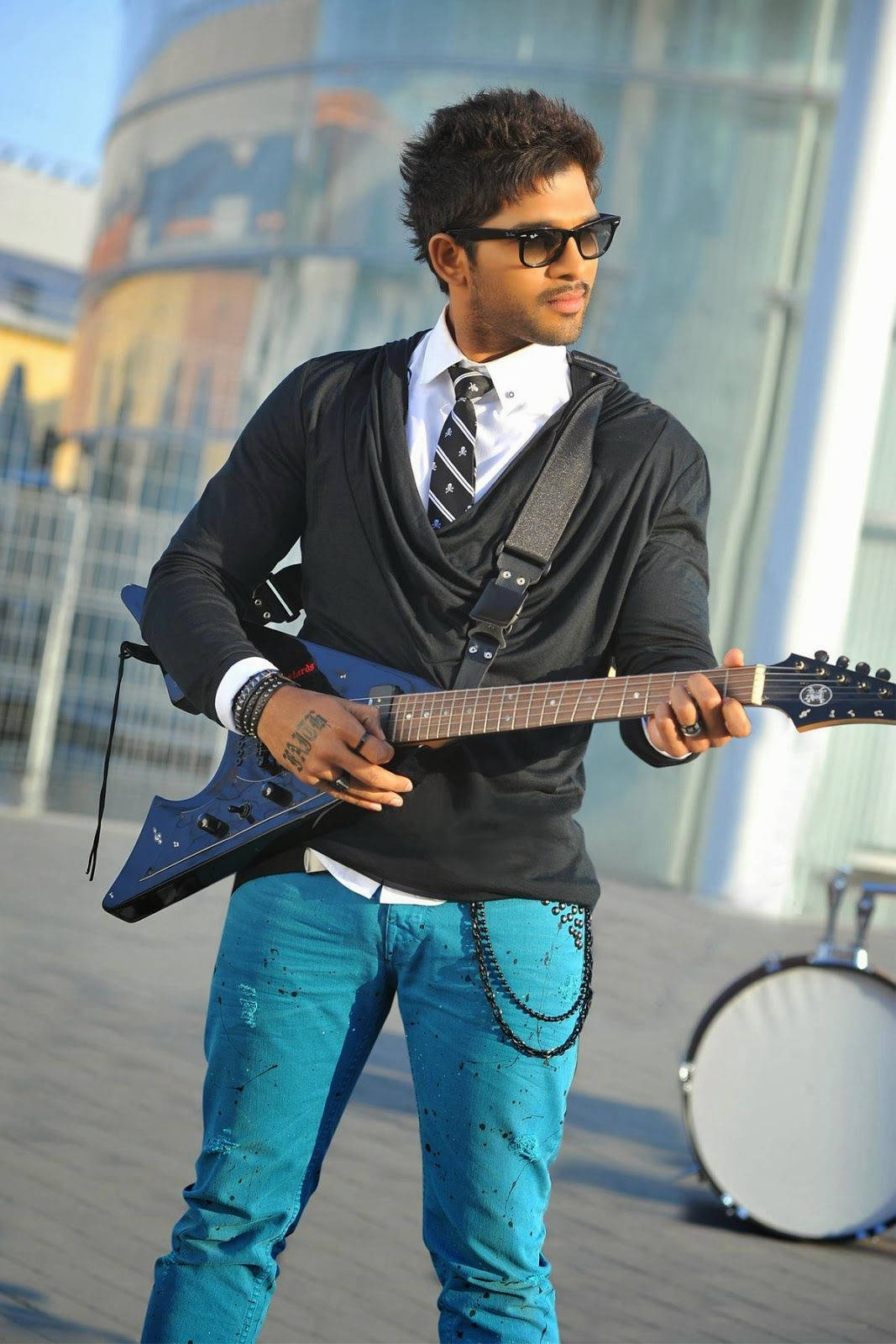 Allu Arjin Playing Electric Guitar Background