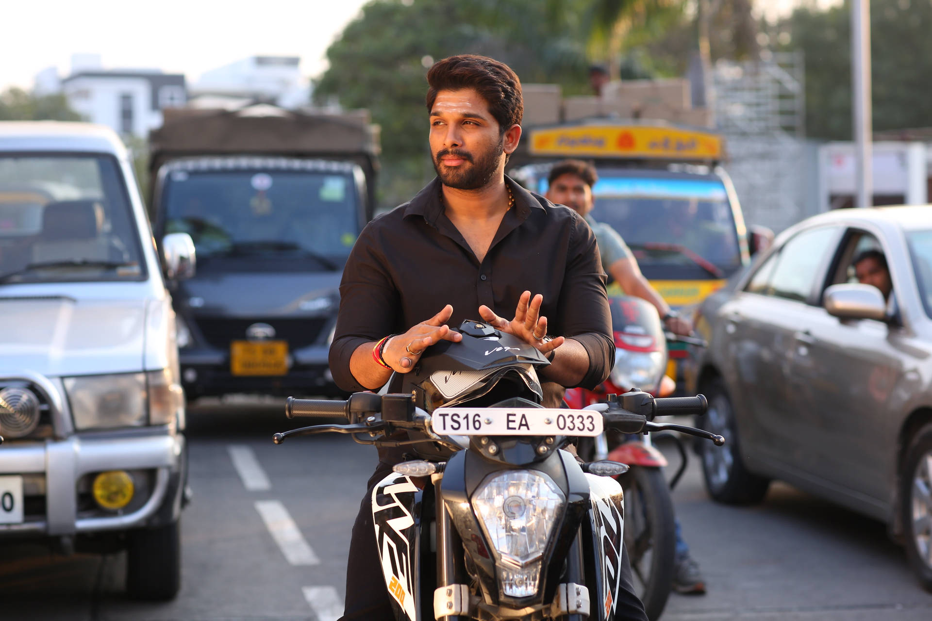 Allu Arjun Hd Motorcycle Film Scene Background