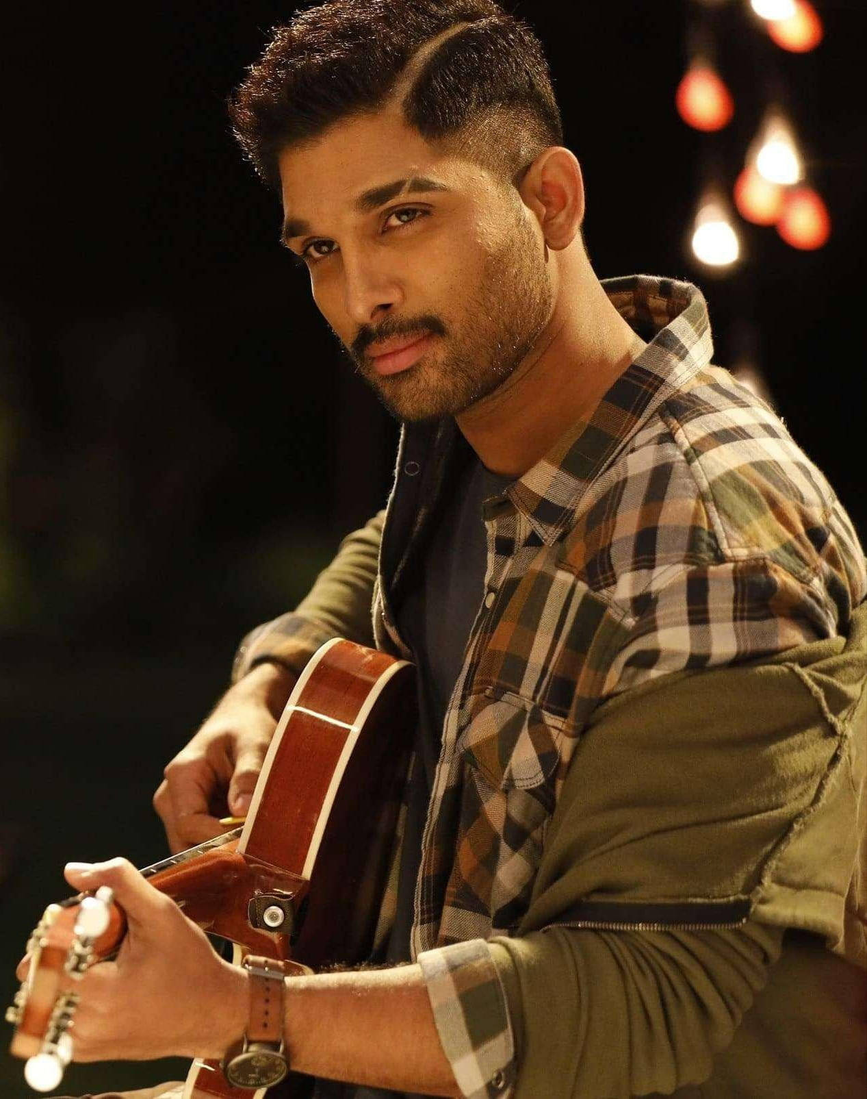 Allu Arjun Hd Playing Guitar Background