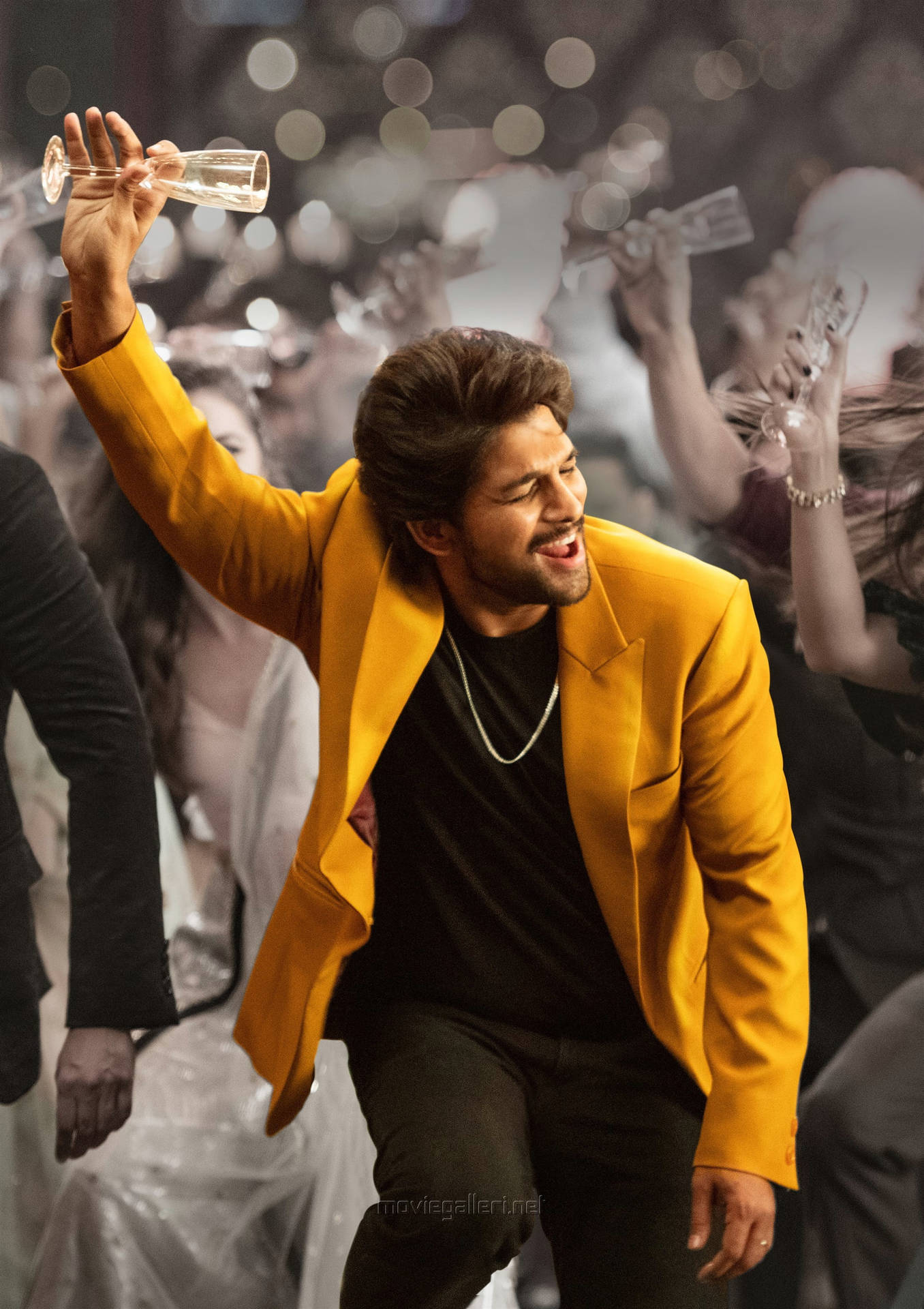 Allu Arjun Hd Yellow Coat Background