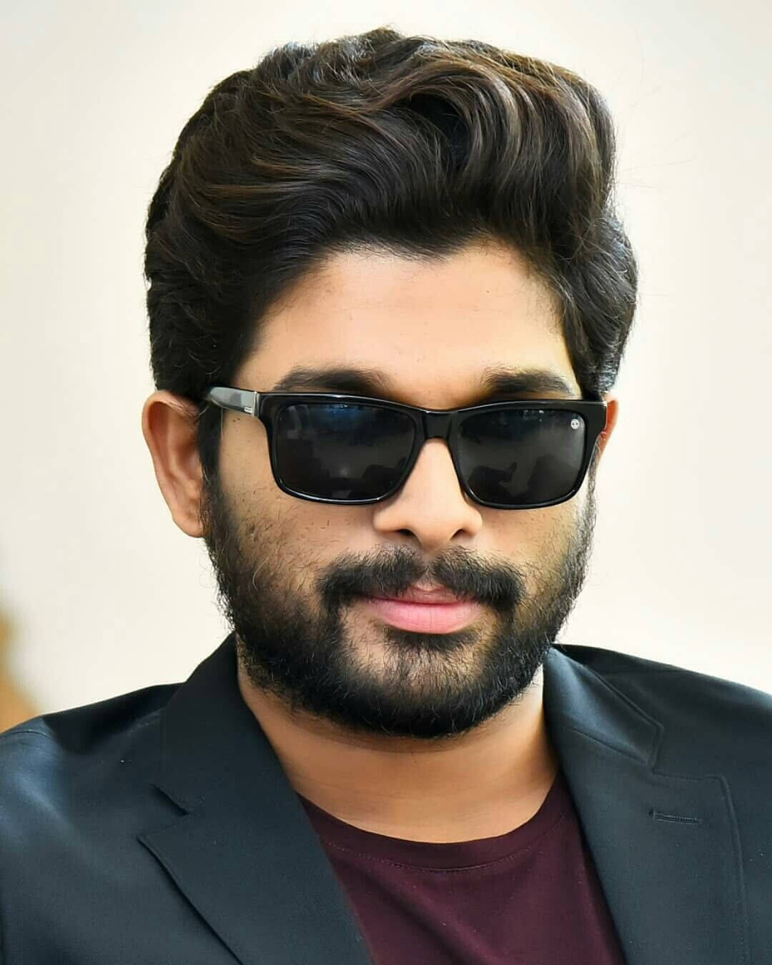 Allu Arjun Head Shot In Sunglasses Background