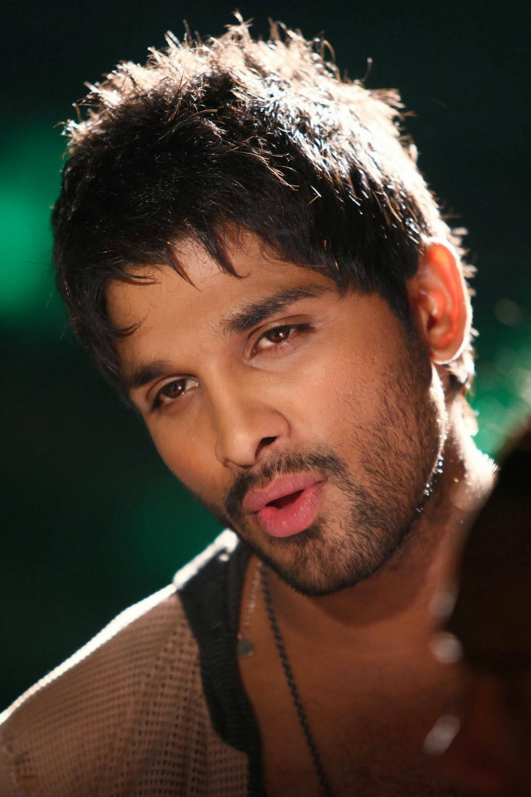 Allu Arjun In Tank Top Background