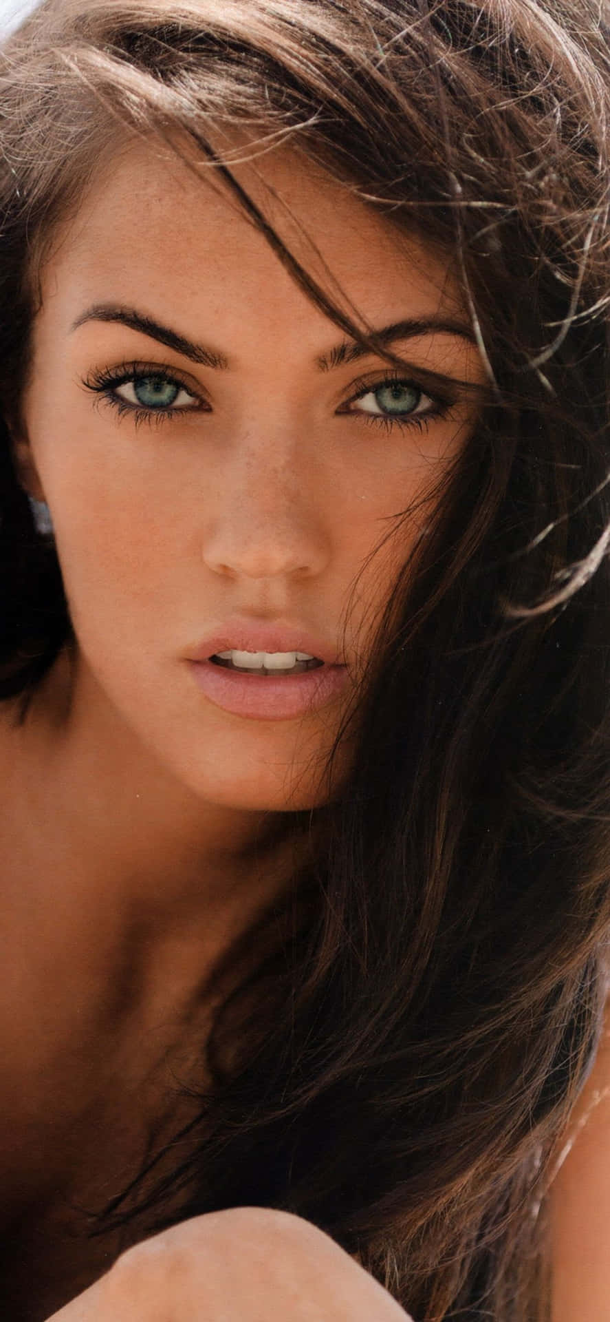 Alluring Makeup Megan Fox Iphone Background