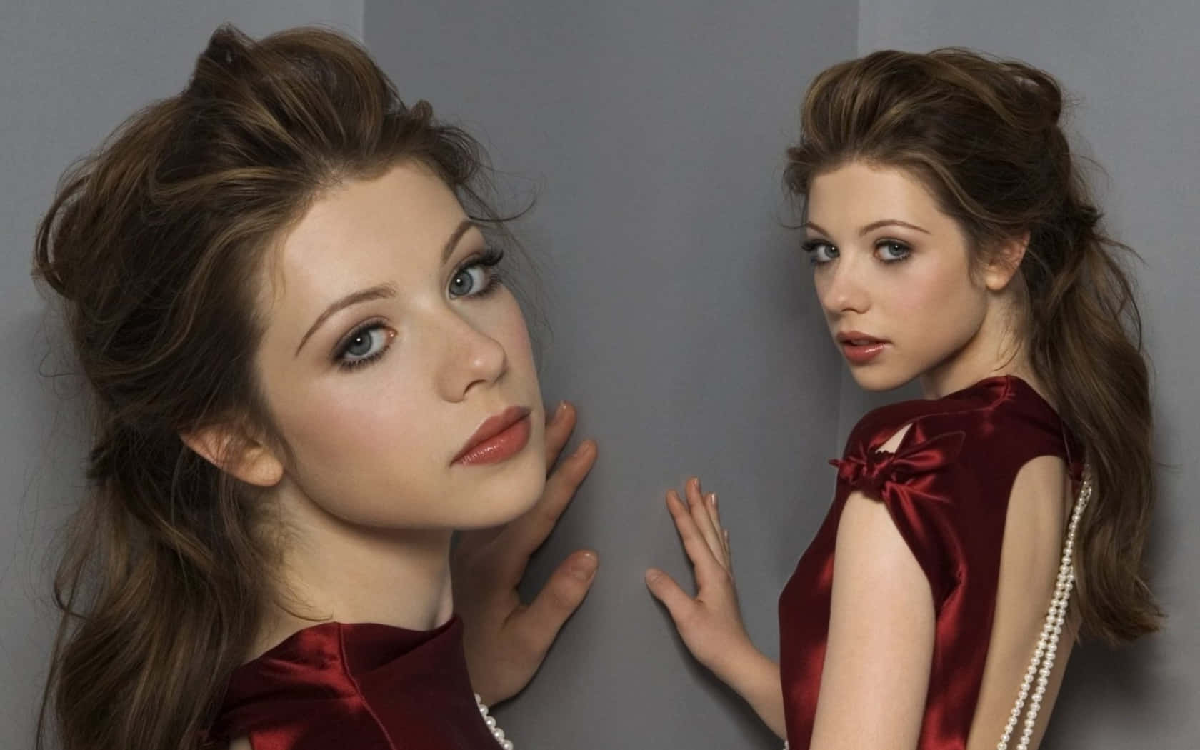 Alluring Michelle Trachtenberg Posing For A Portrait