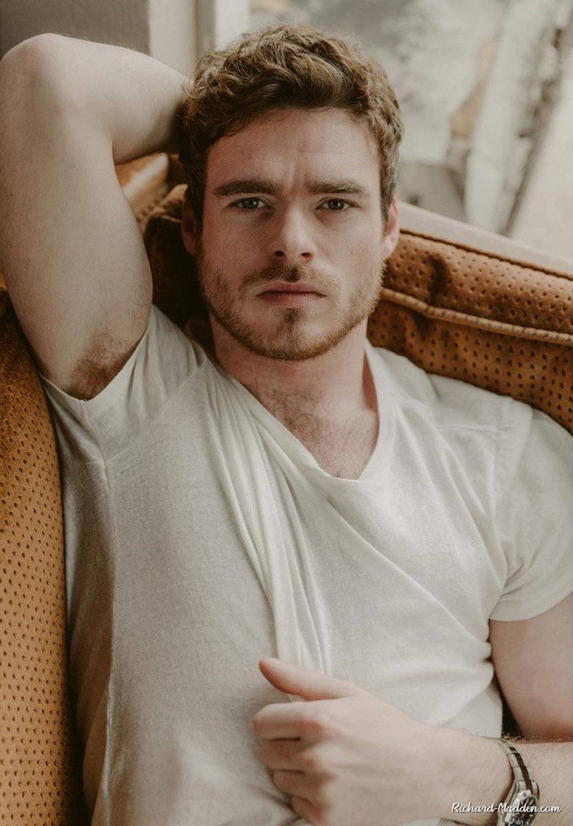 Alluring Richard Madden Background