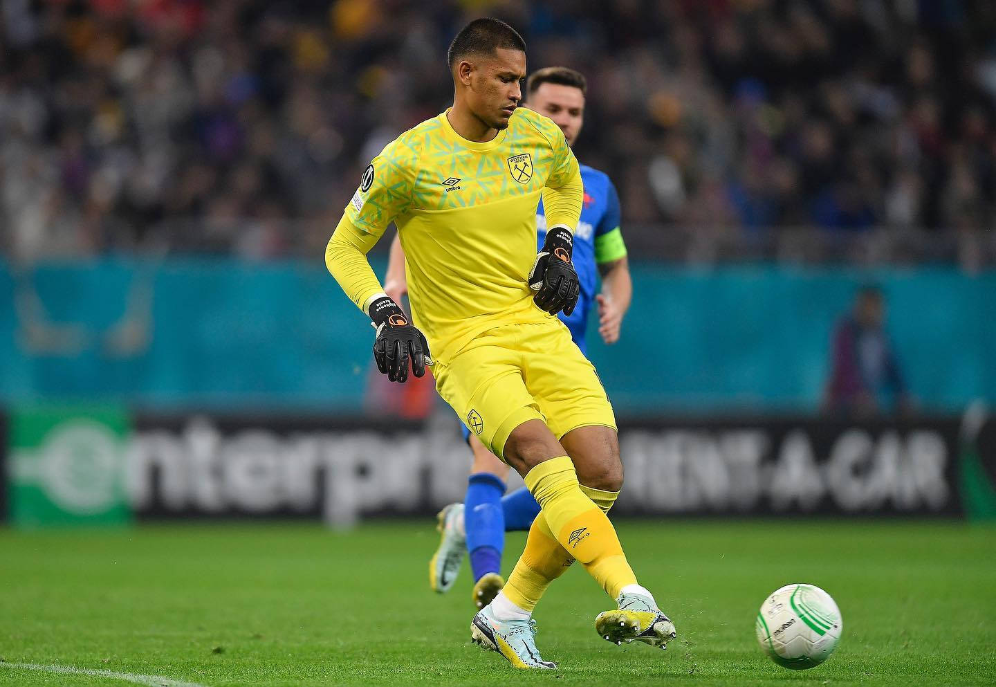 Alphonse Areola Chasing Ball During Match