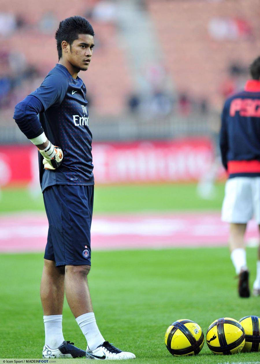 Alphonse Areola Standing Next To Balls