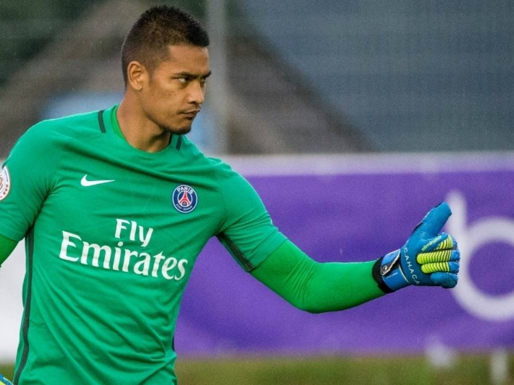 Alphonse Areola Thumbs Up Sign