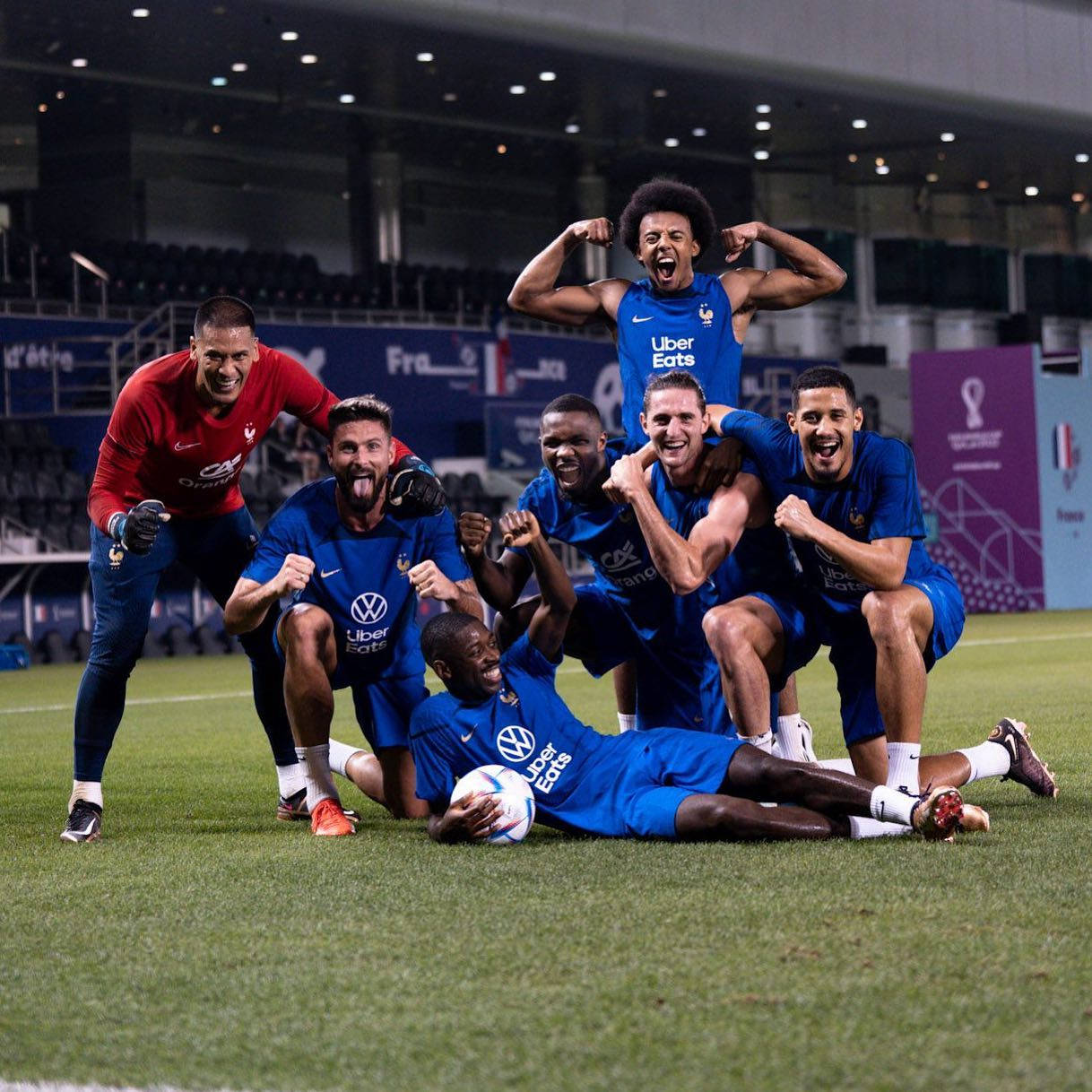 Alphonse Areola With His Teammates