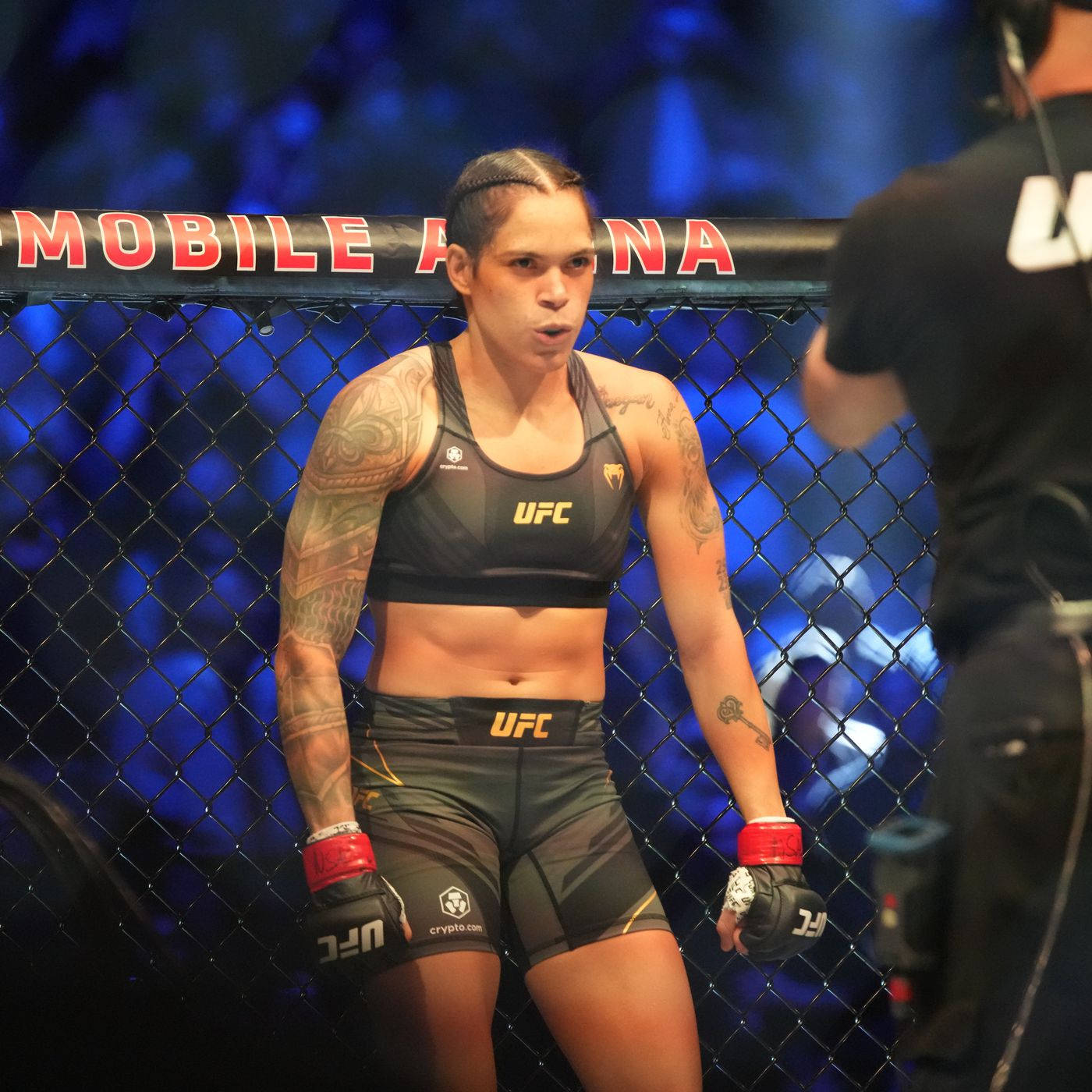 Amanda Nunes Exhale Background