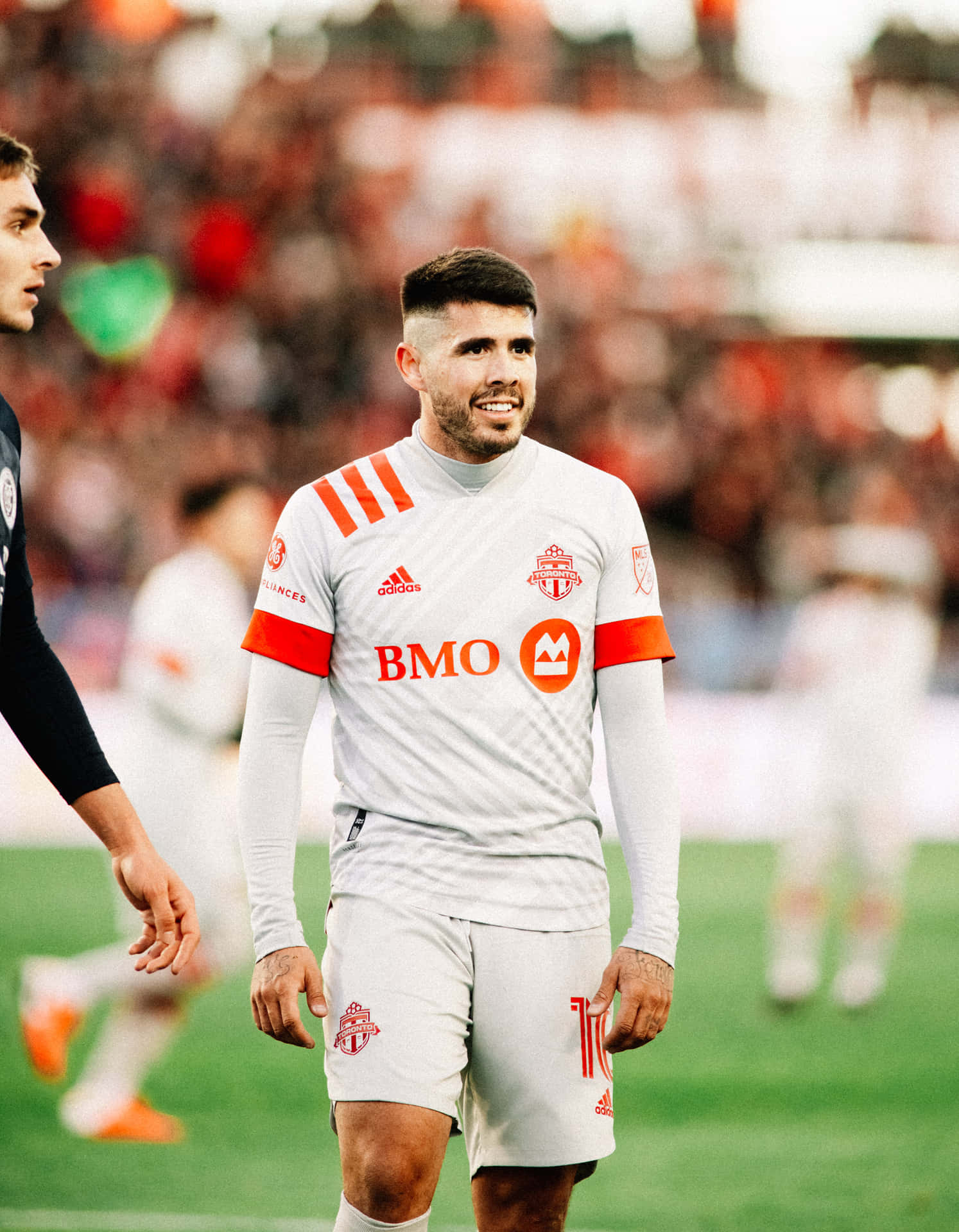 Amazed Football Player Alejandro Pozuelo Background