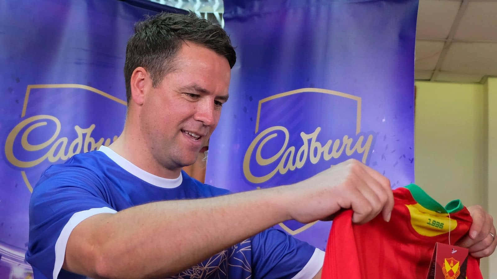 Amazed Footballer Michael Owen Cadbury Background