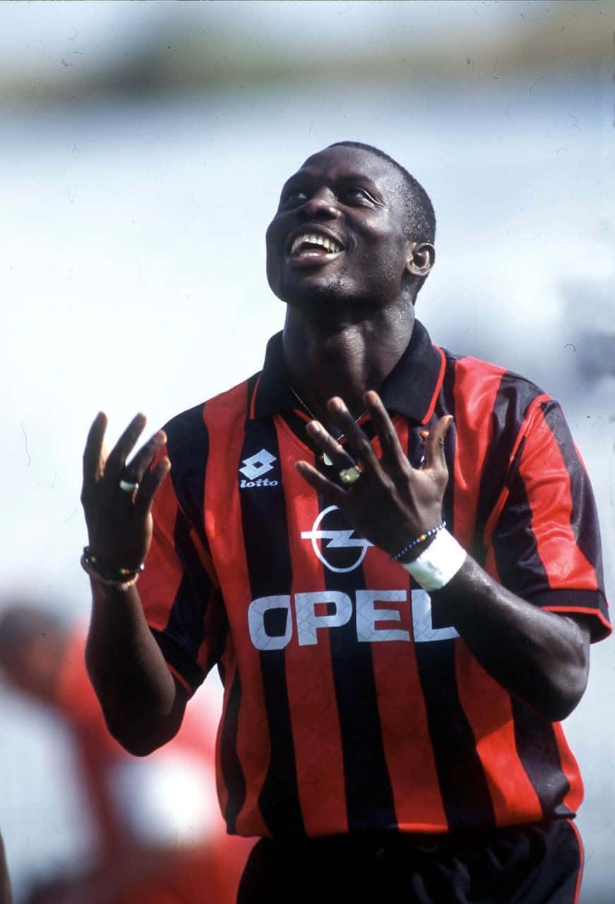 Amazed George Weah Ac Milan Background
