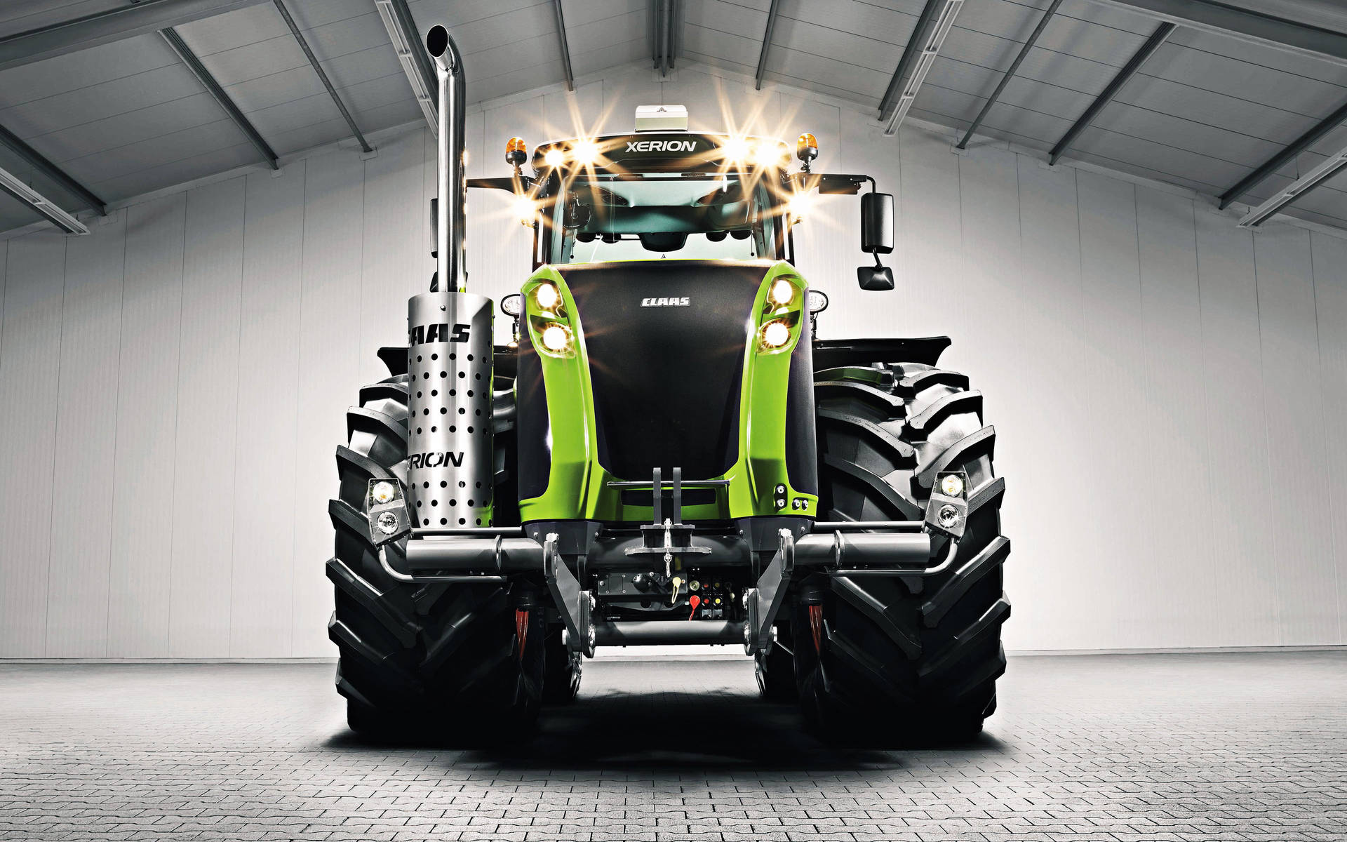 Amazing Claas Xerion 5000 Tractor Background