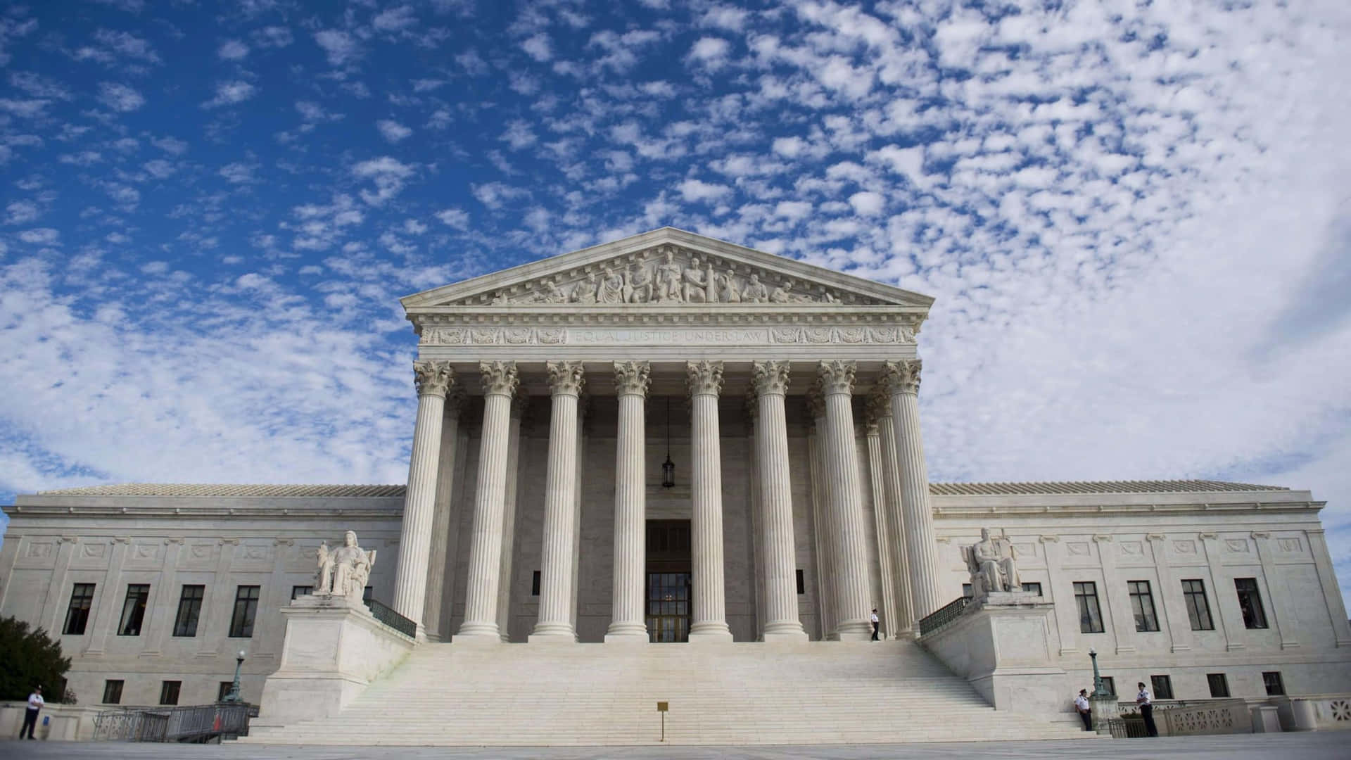 Amazing Cloud Formation Over Supreme Court Building Background