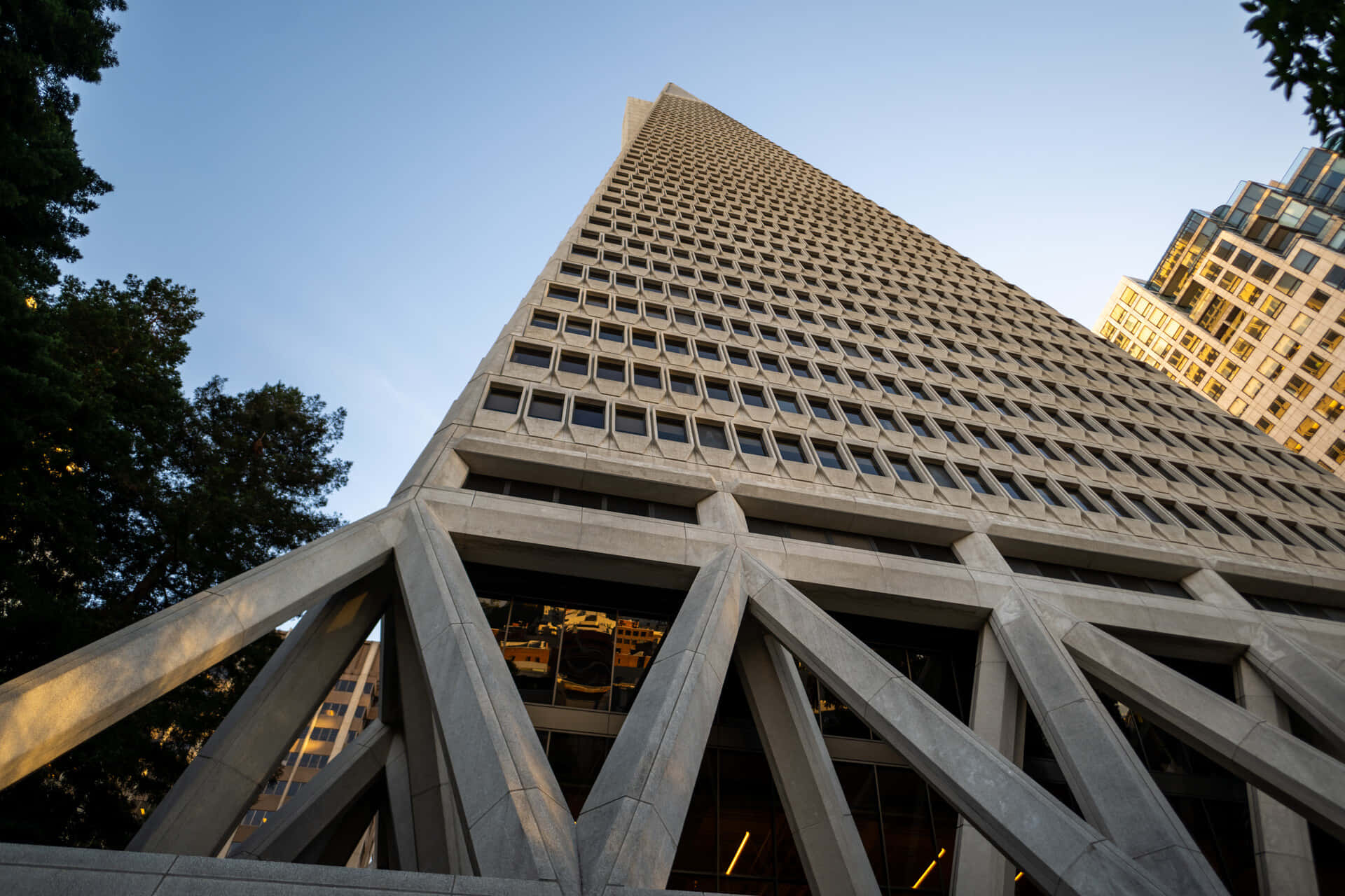 Amazing Design Of Transamerica Pyramid Background