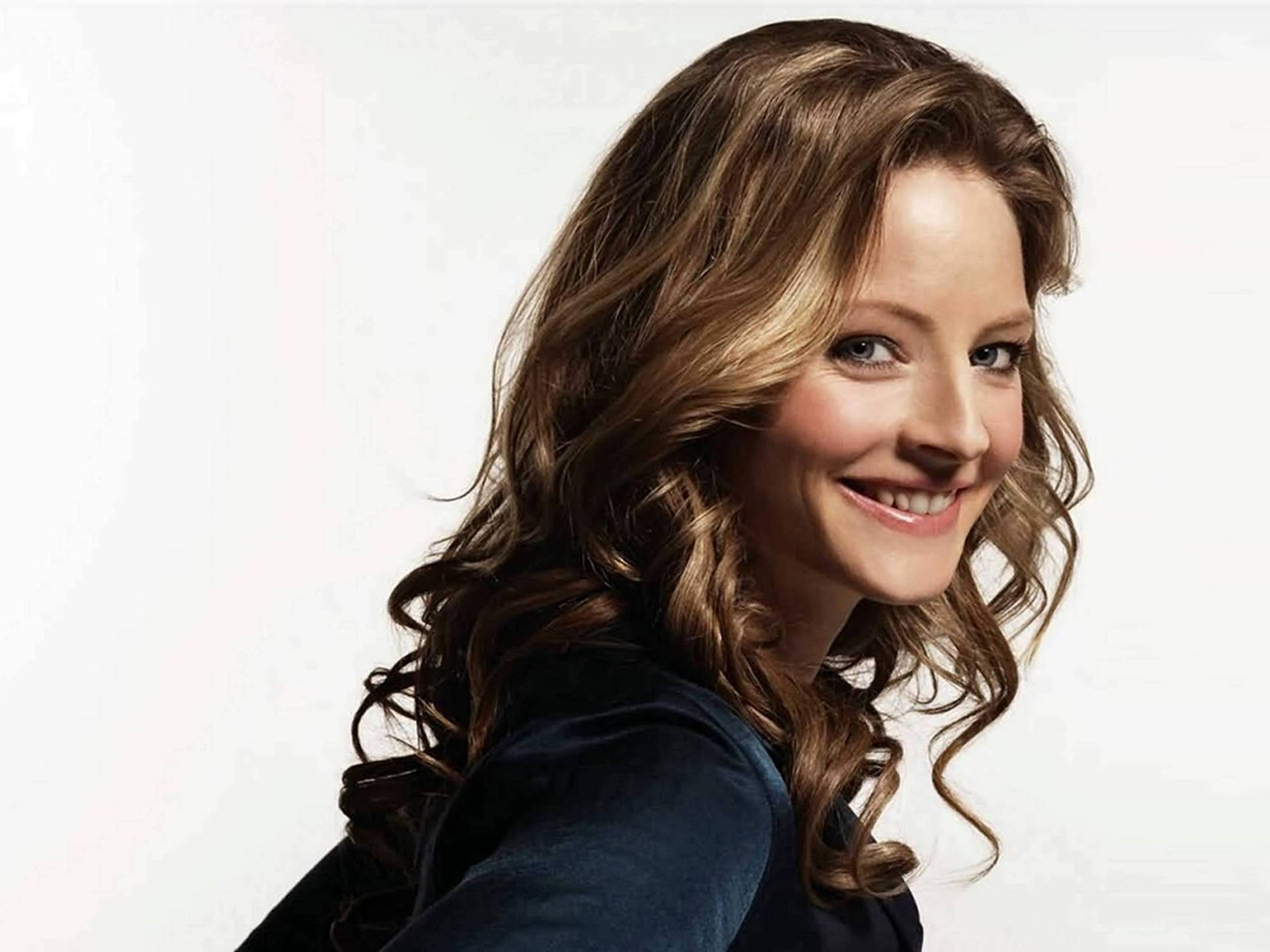 Amazing Jodie Foster Wavy Blonde Hair Background