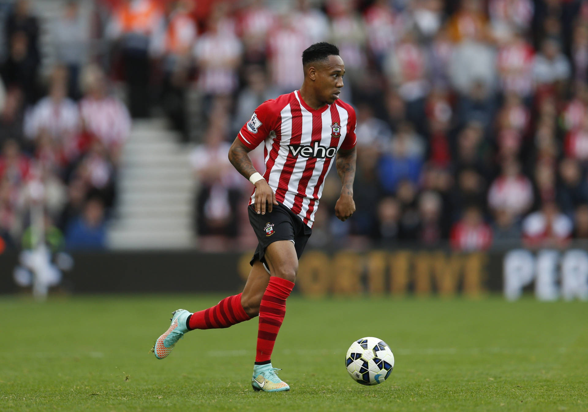 Amazing Nathaniel Clyne Full Body Background