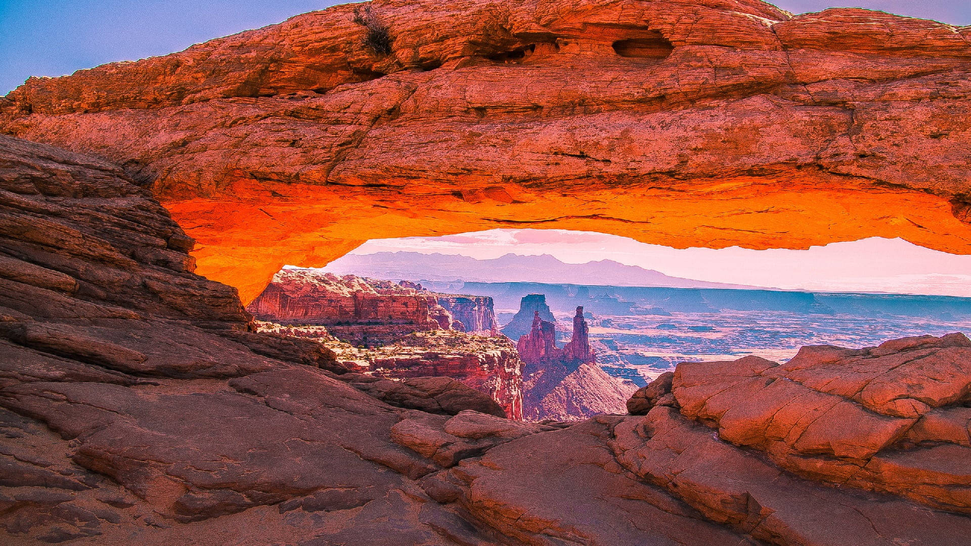 Amazing Rock Arch Canyonlands National Park Background