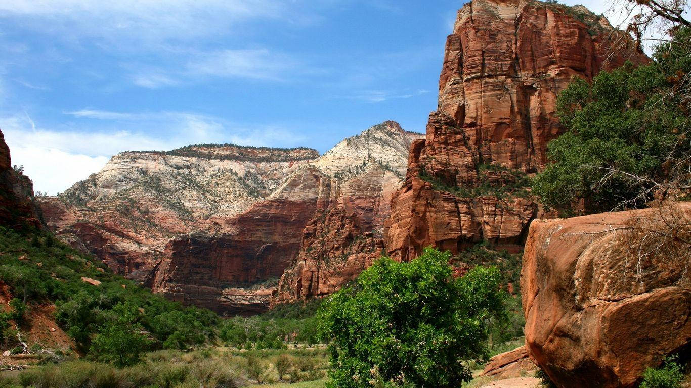 Amazing Rock Formations In Zion National Park Background