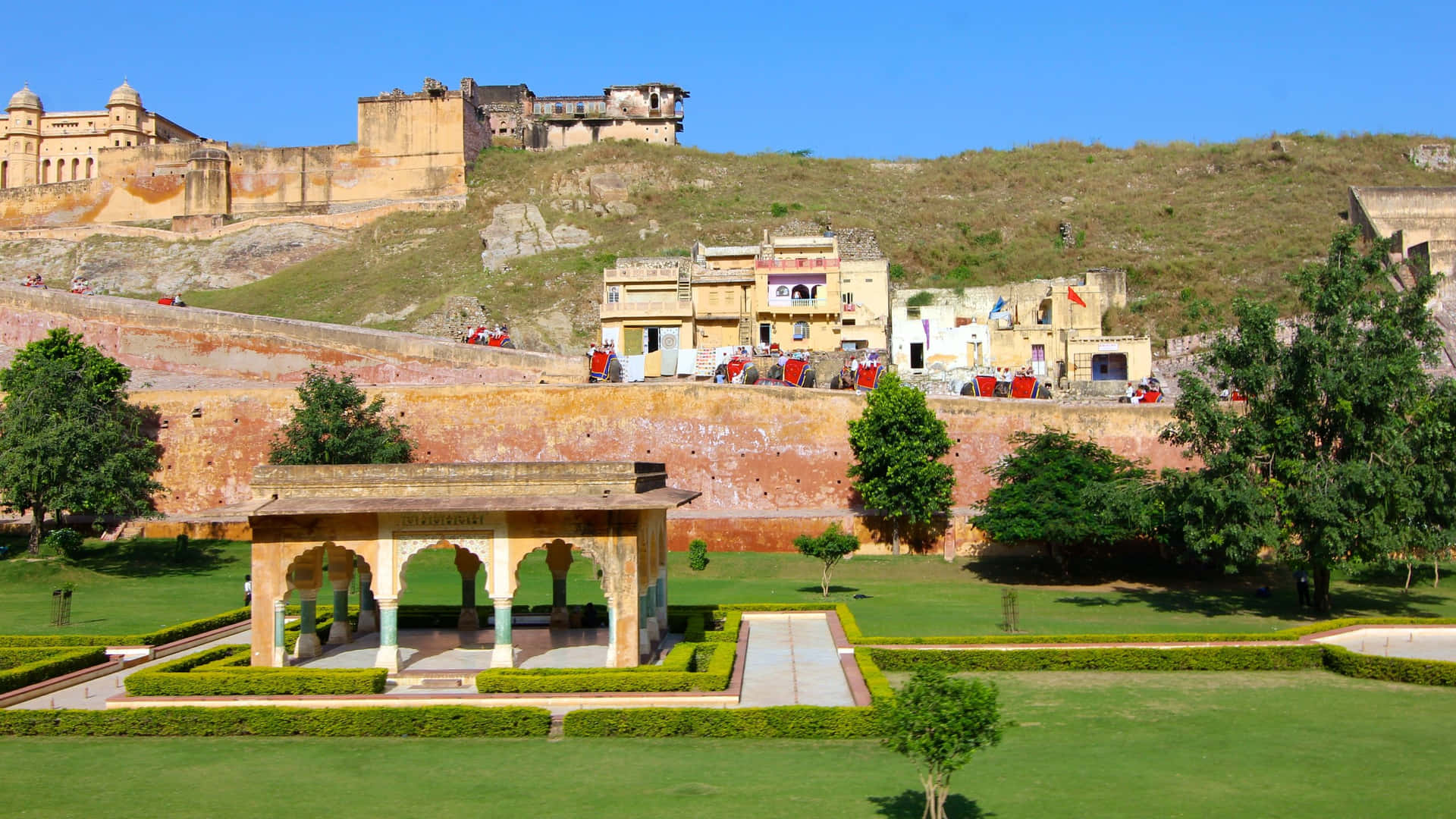 Amazing View In Amer Fort Background
