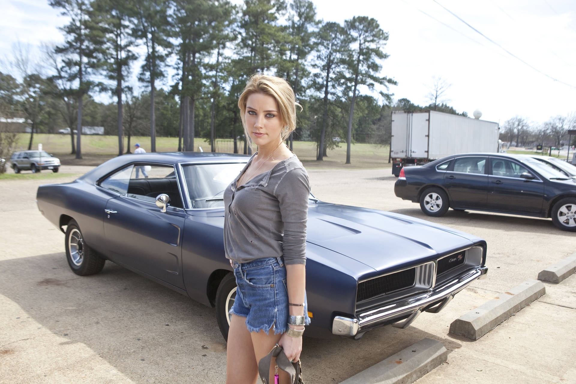Amber Heard Drive Angry Still Background