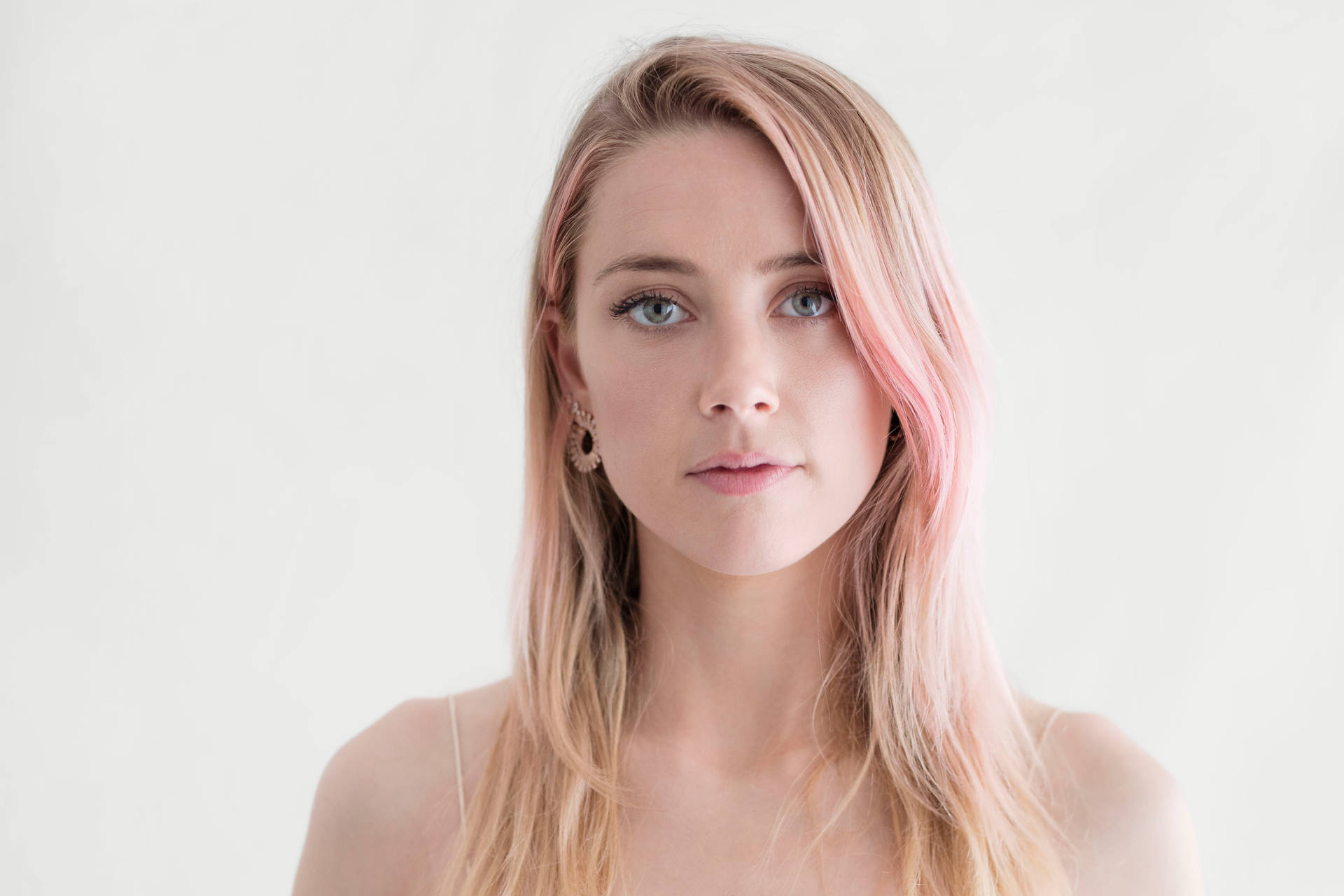 Amber Heard Pink Hair Background
